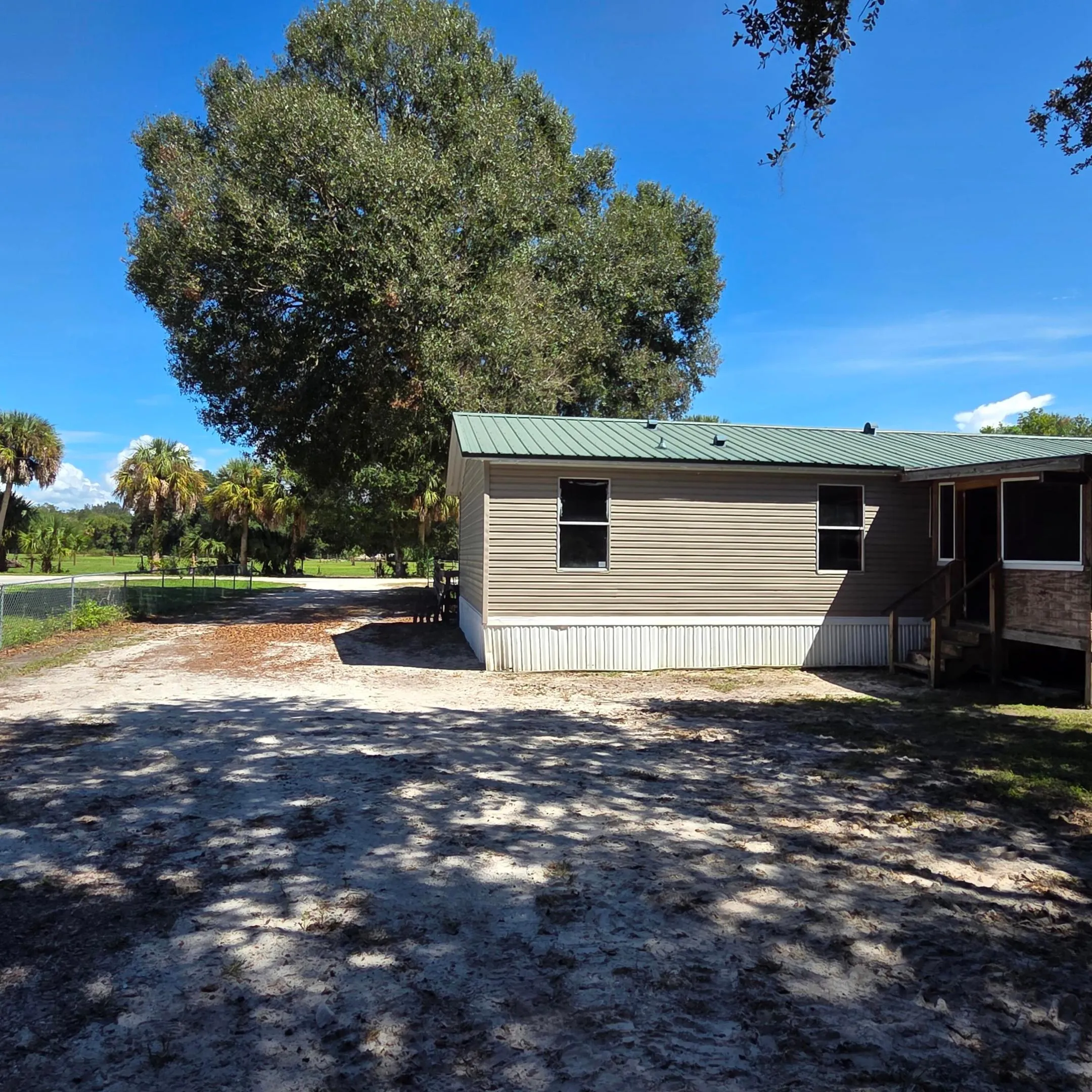 1761 SW 40TH Drive