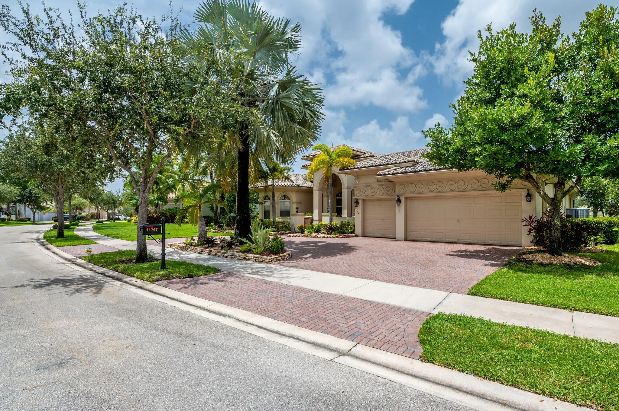 11747 NW 69TH Place