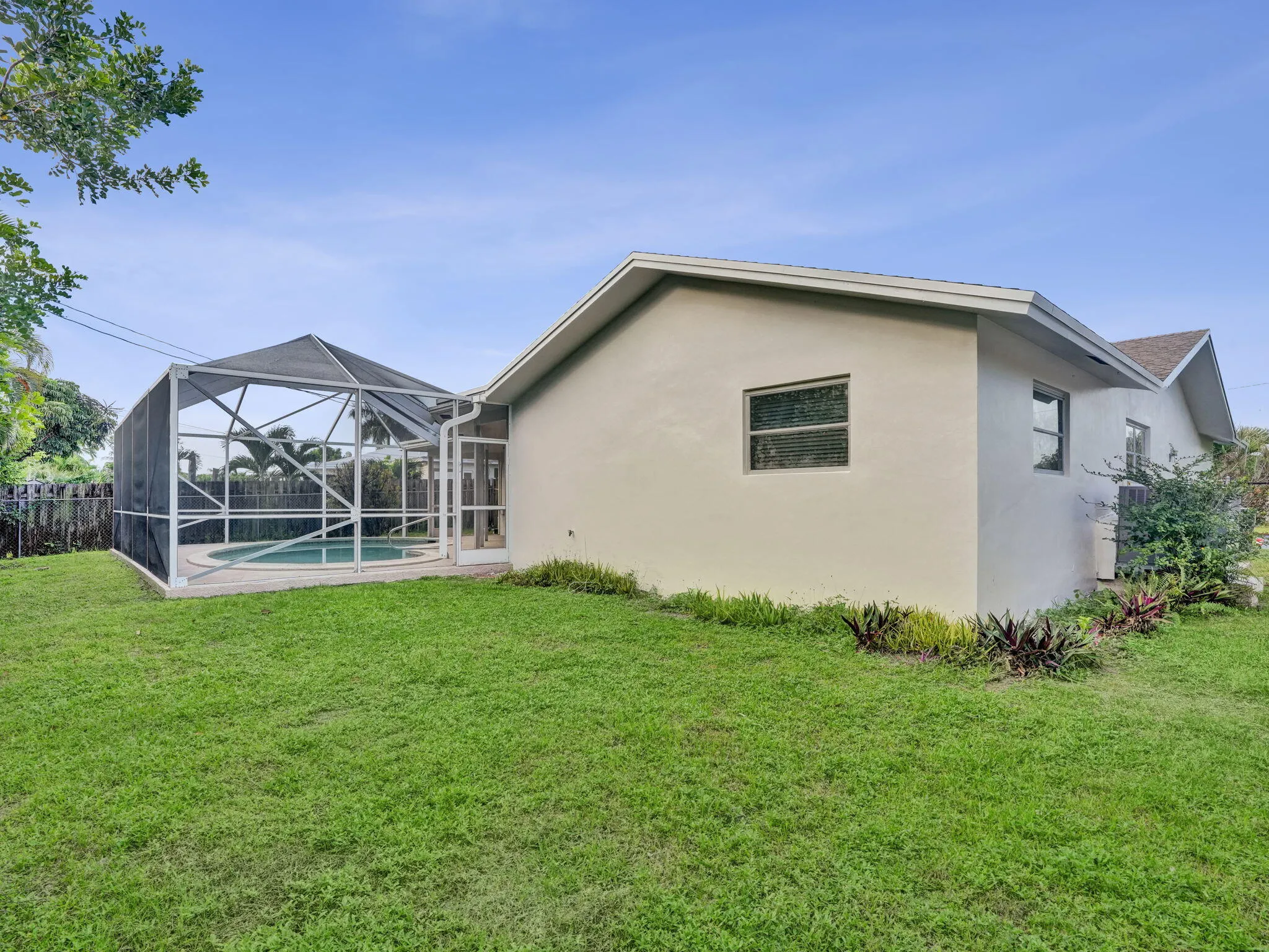 4850 NW 5TH Terrace