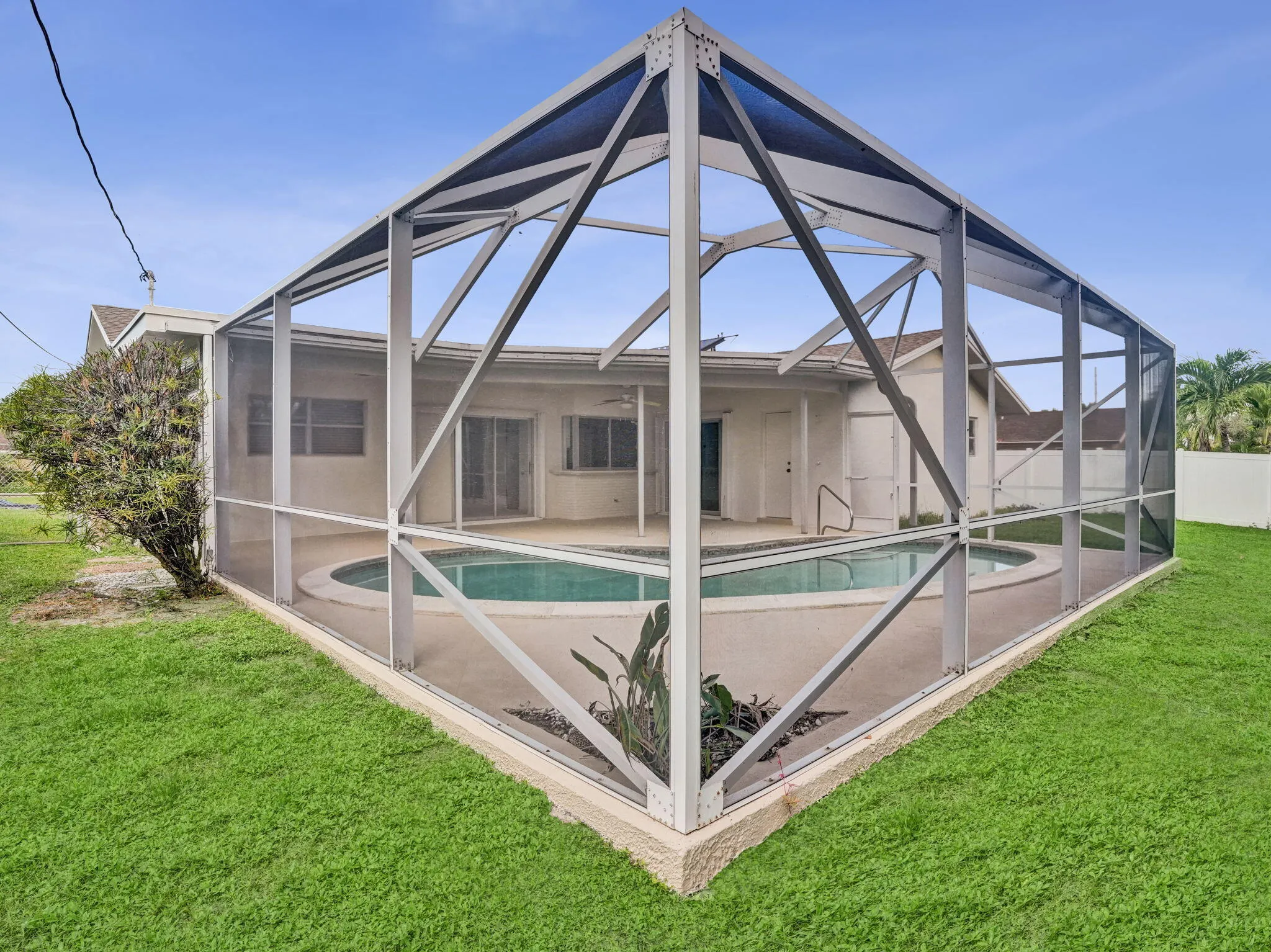 4850 NW 5TH Terrace