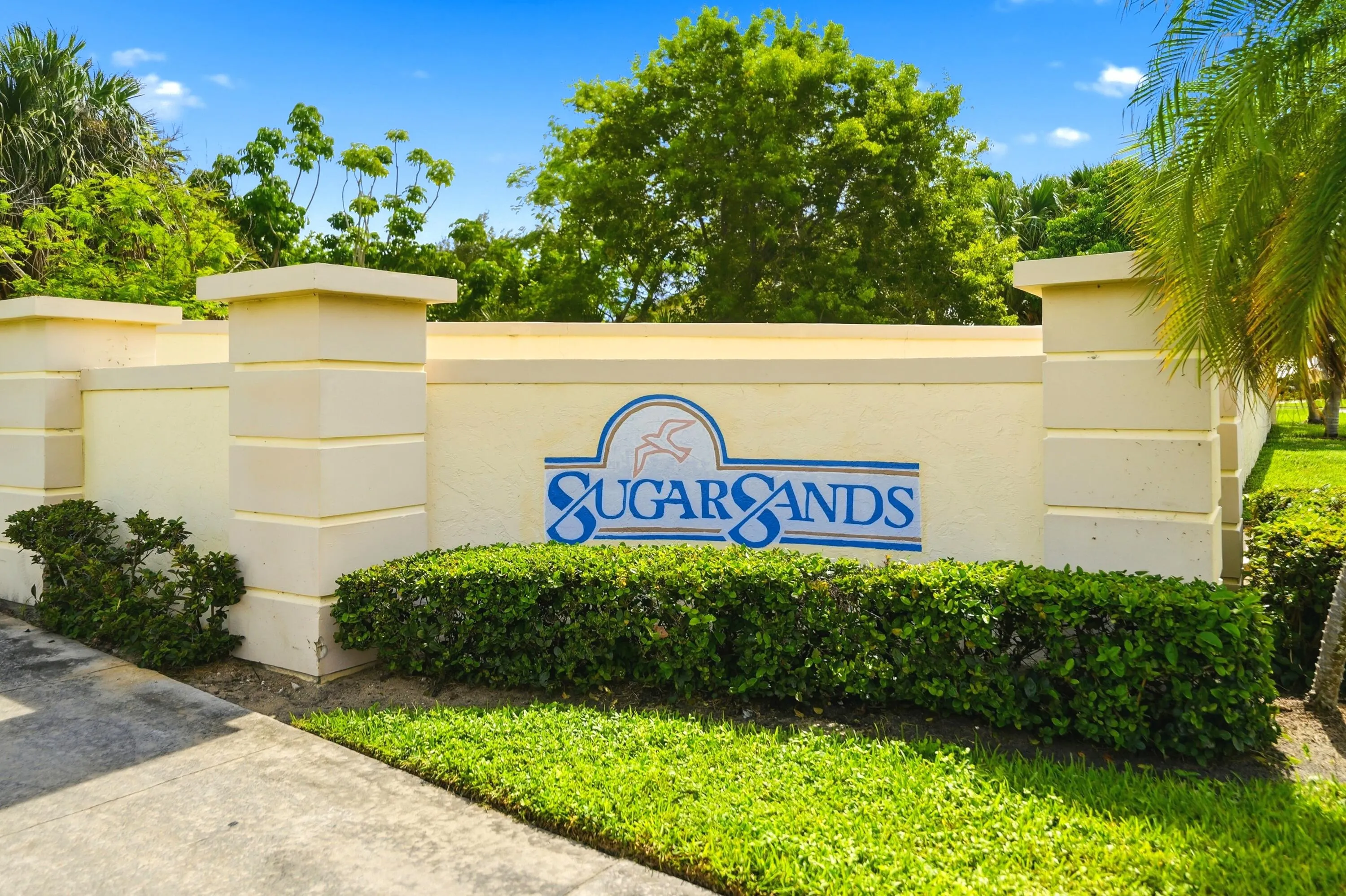 7655 SE SUGAR SAND Circle