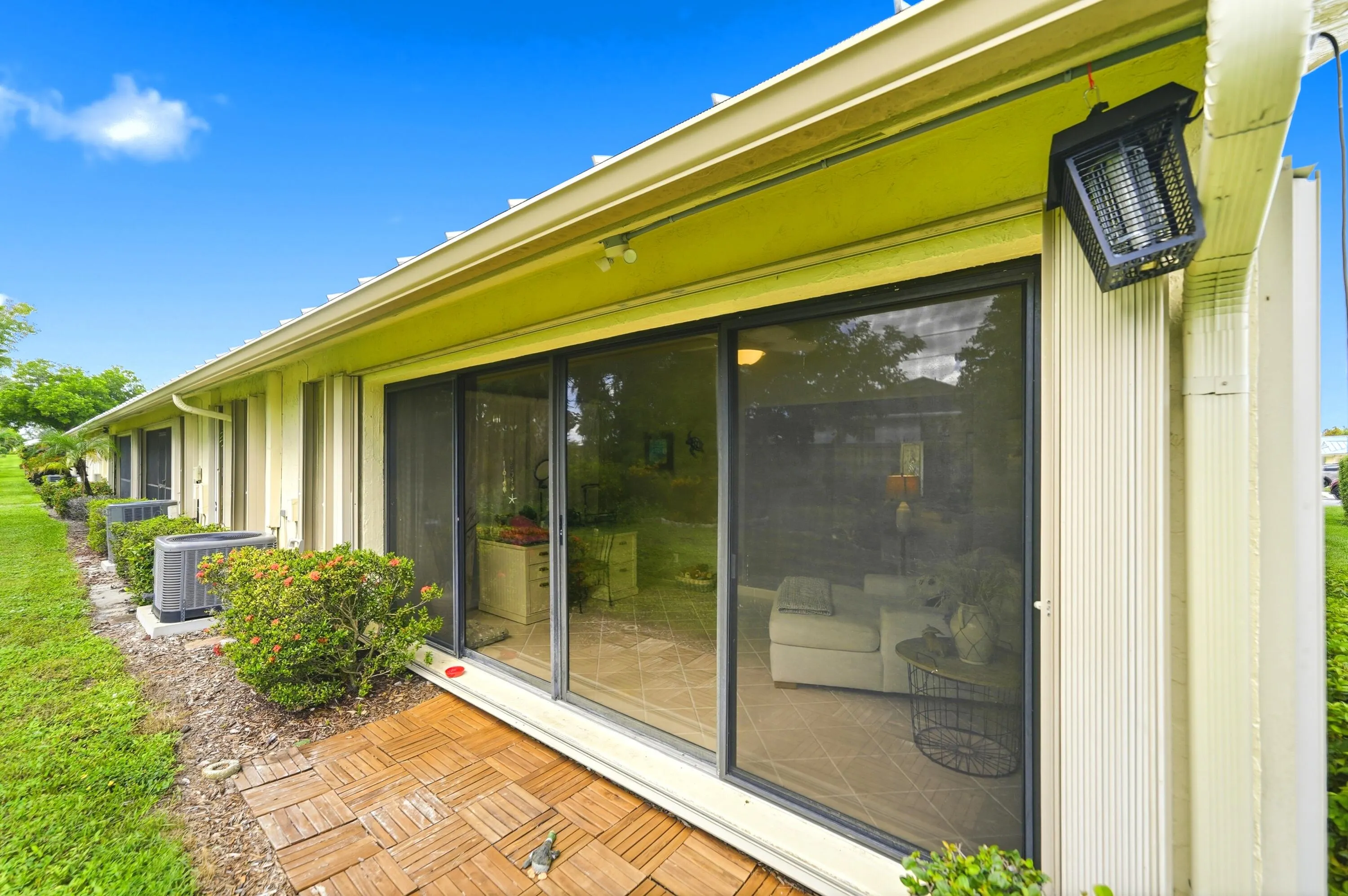 7655 SE SUGAR SAND Circle