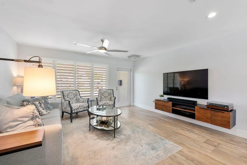 1020 SE 12th Terrace