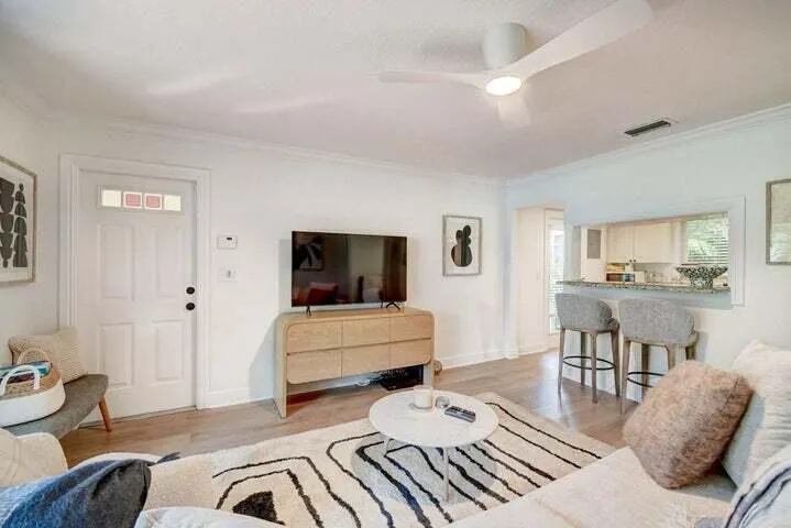 45 SE 7TH Avenue