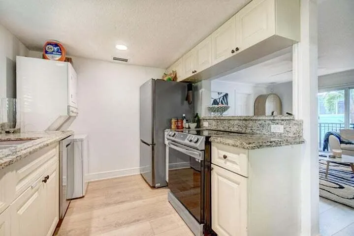 45 SE 7TH Avenue