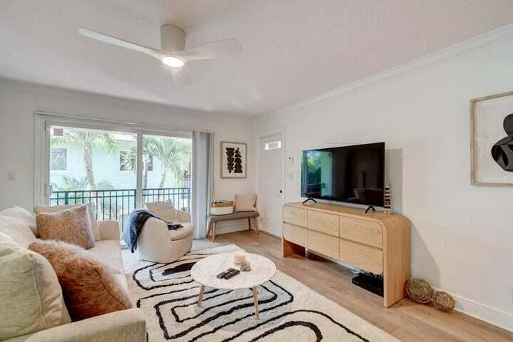 45 SE 7TH Avenue