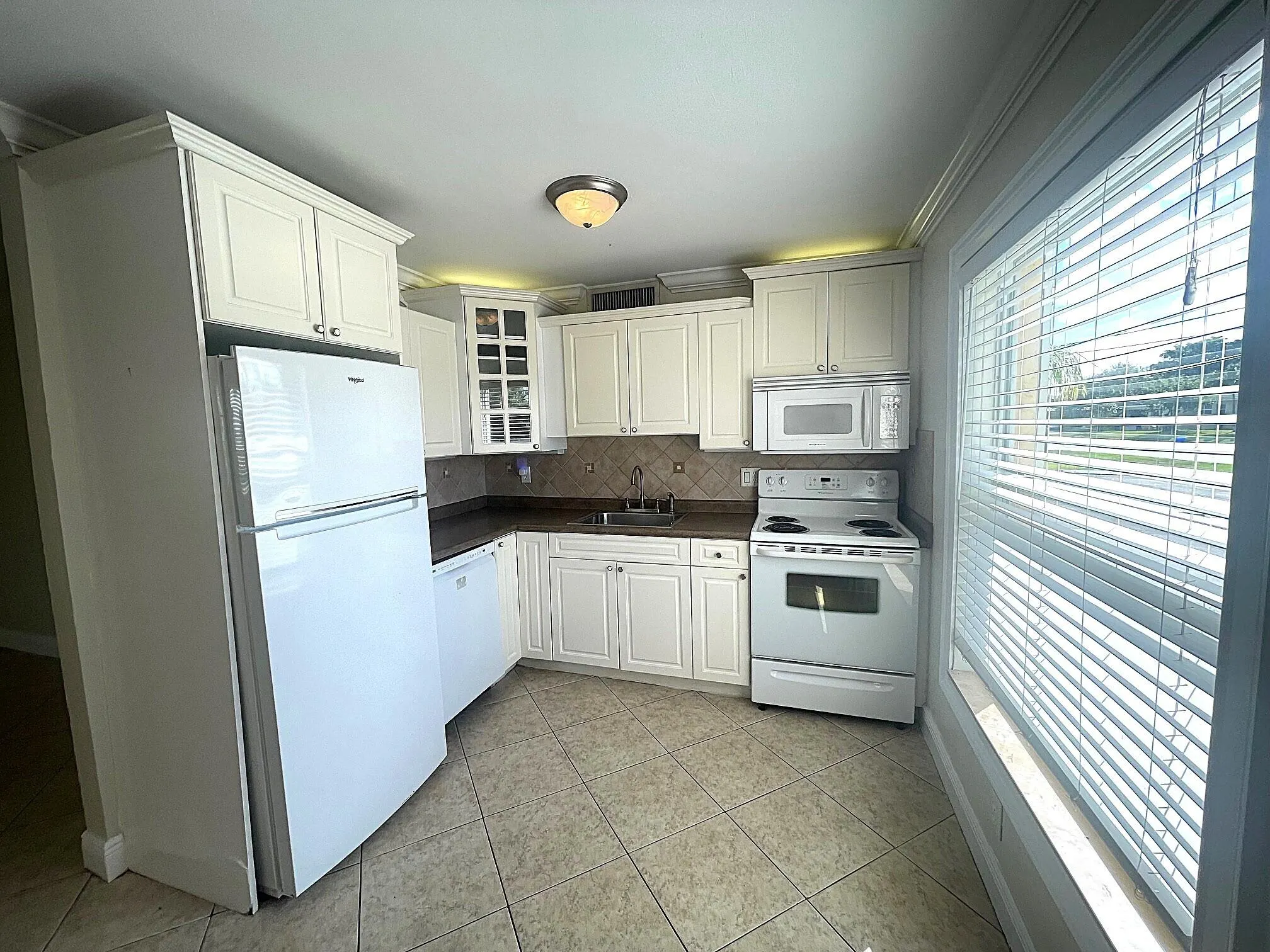735 Hummingbird Way #104