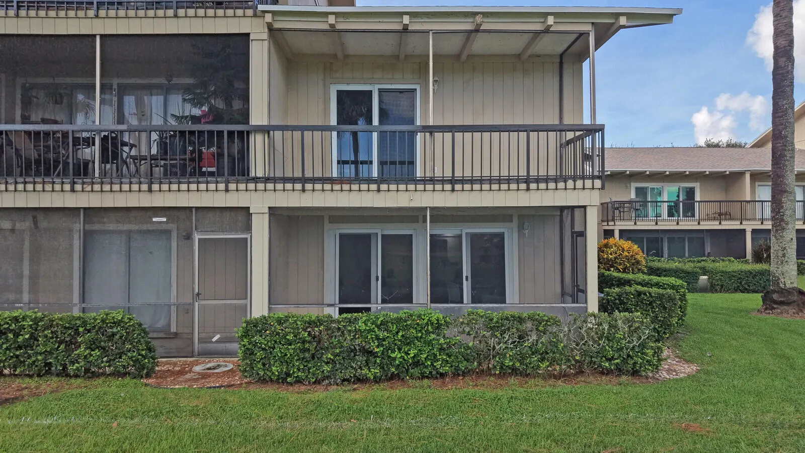 9169 SE RIVERFRONT Terrace #J