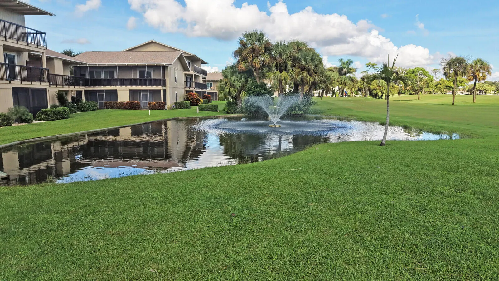 9169 SE RIVERFRONT Terrace #J