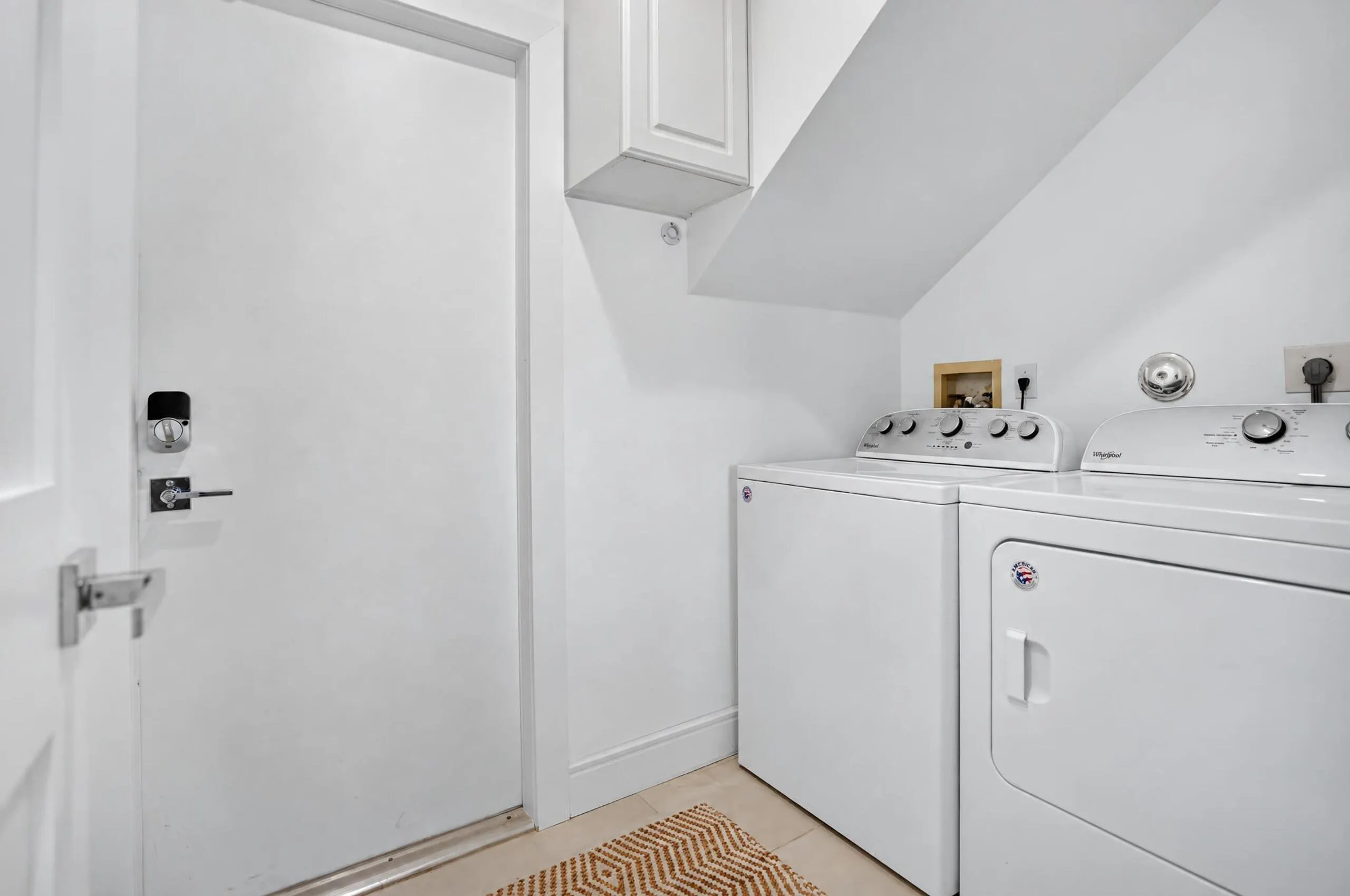 3995 Laurelwood Lane