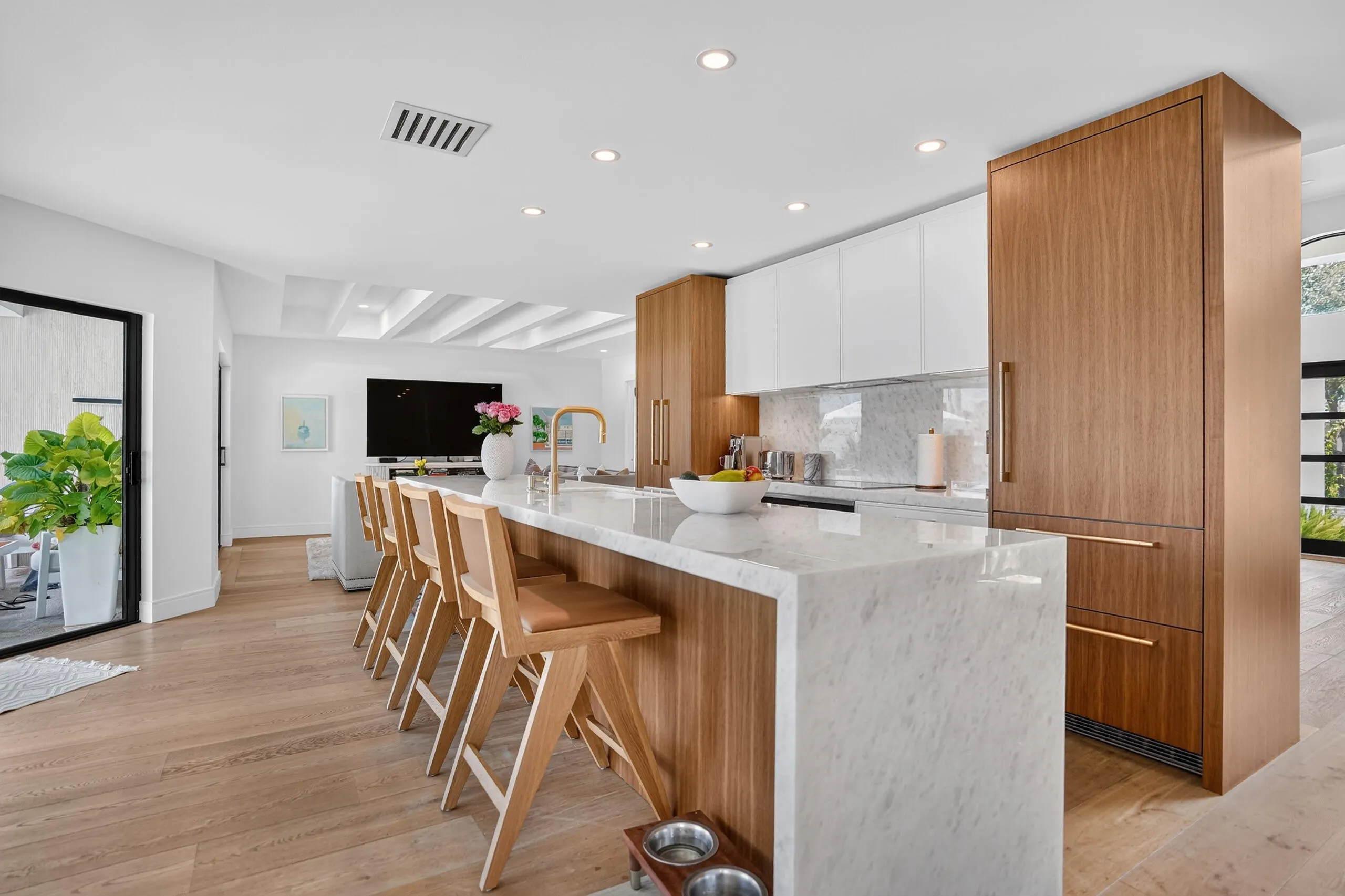 3995 Laurelwood Lane