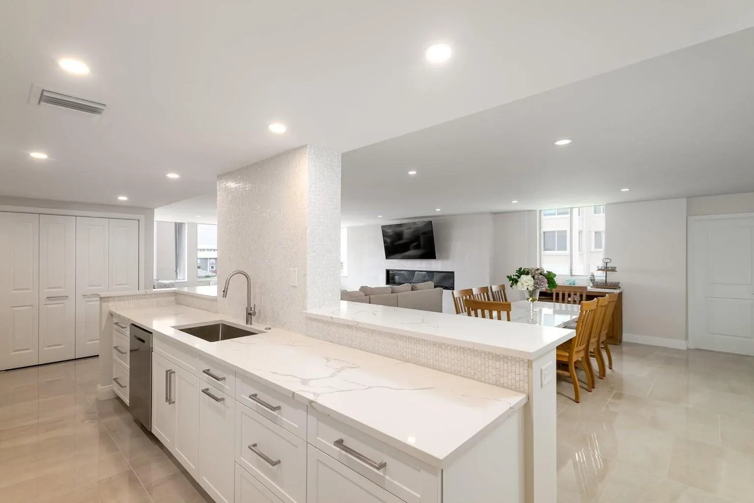 2000 S OCEAN Boulevard #402
