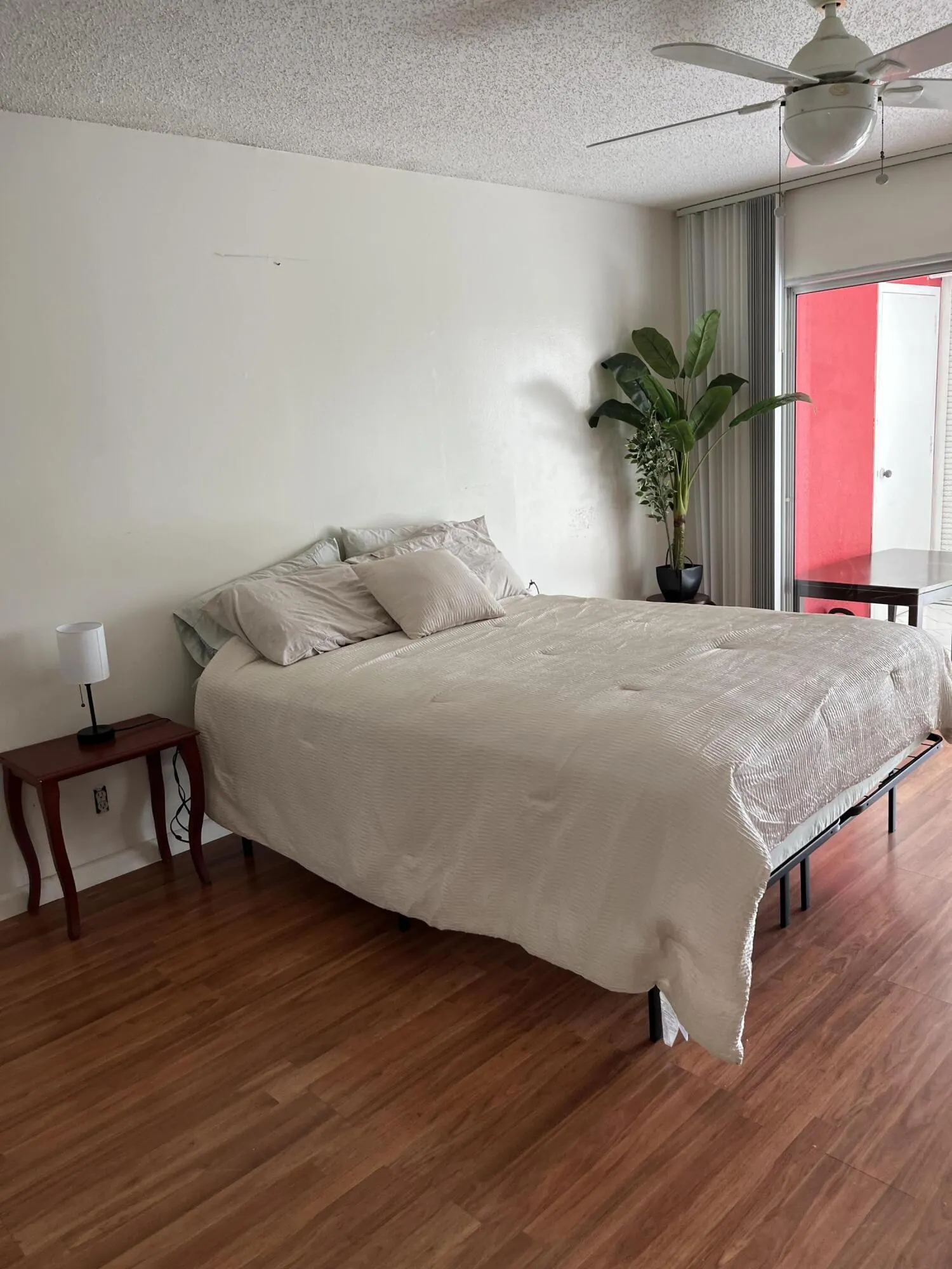 3871 VIA POINCIANA #402