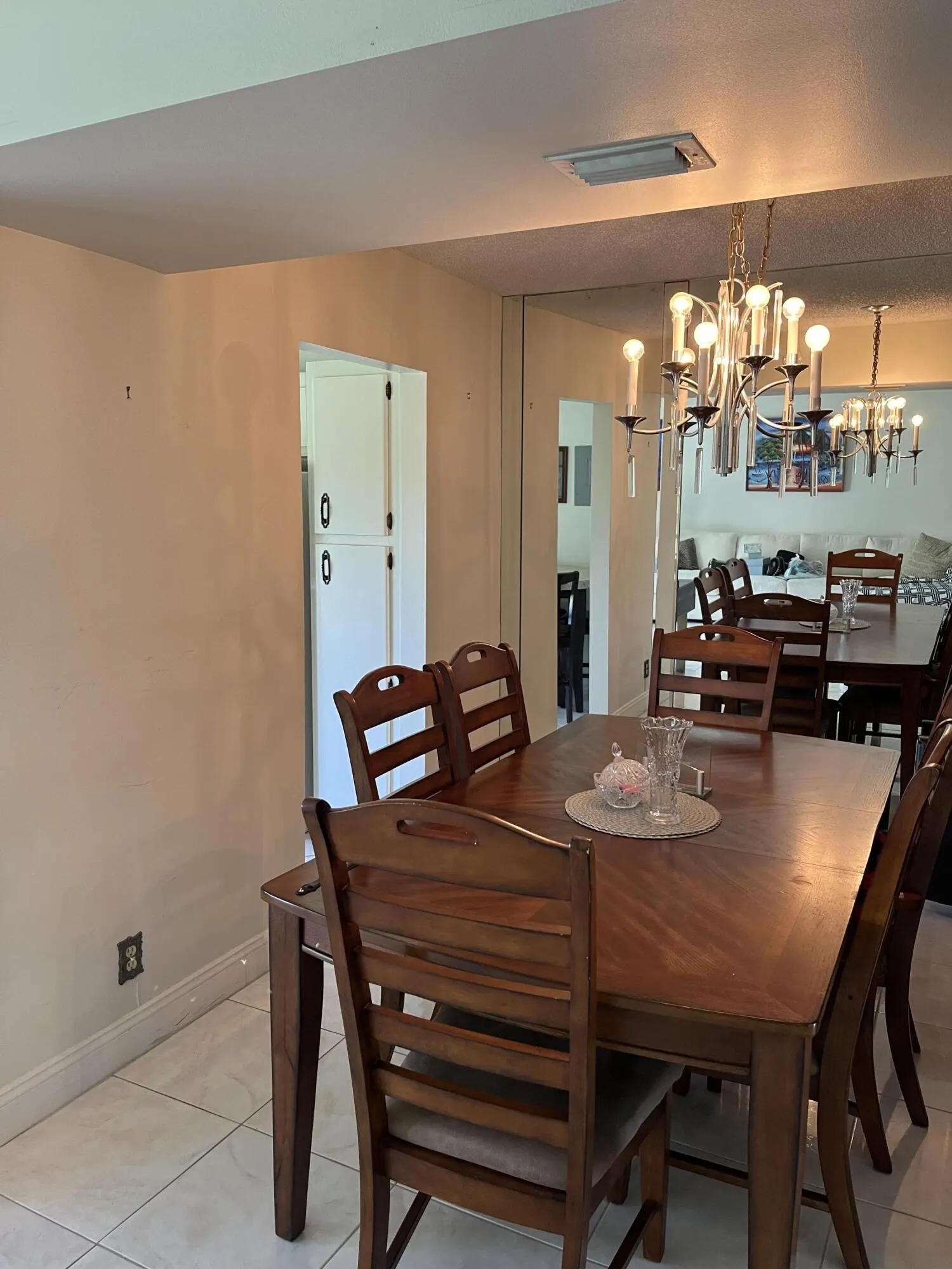 3871 VIA POINCIANA #402