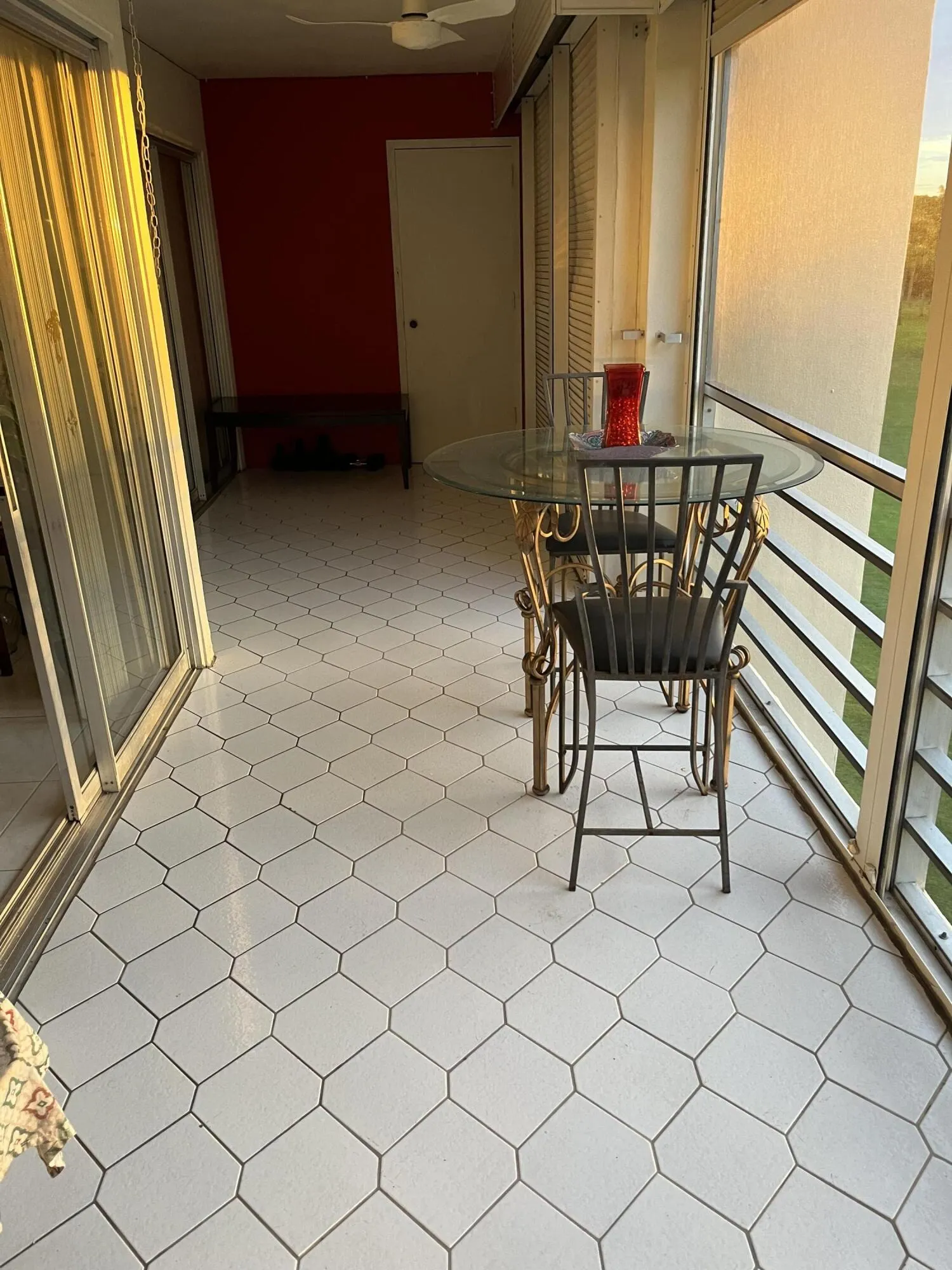 3871 VIA POINCIANA #402
