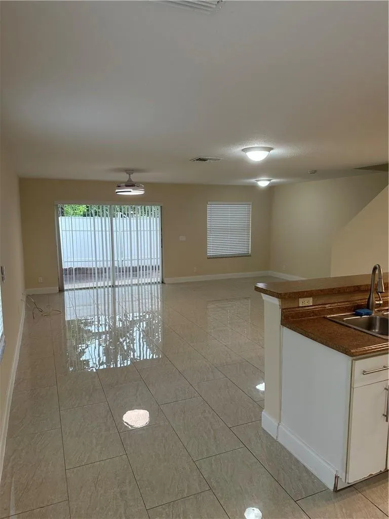 4400 CRYSTAL LAKE Drive