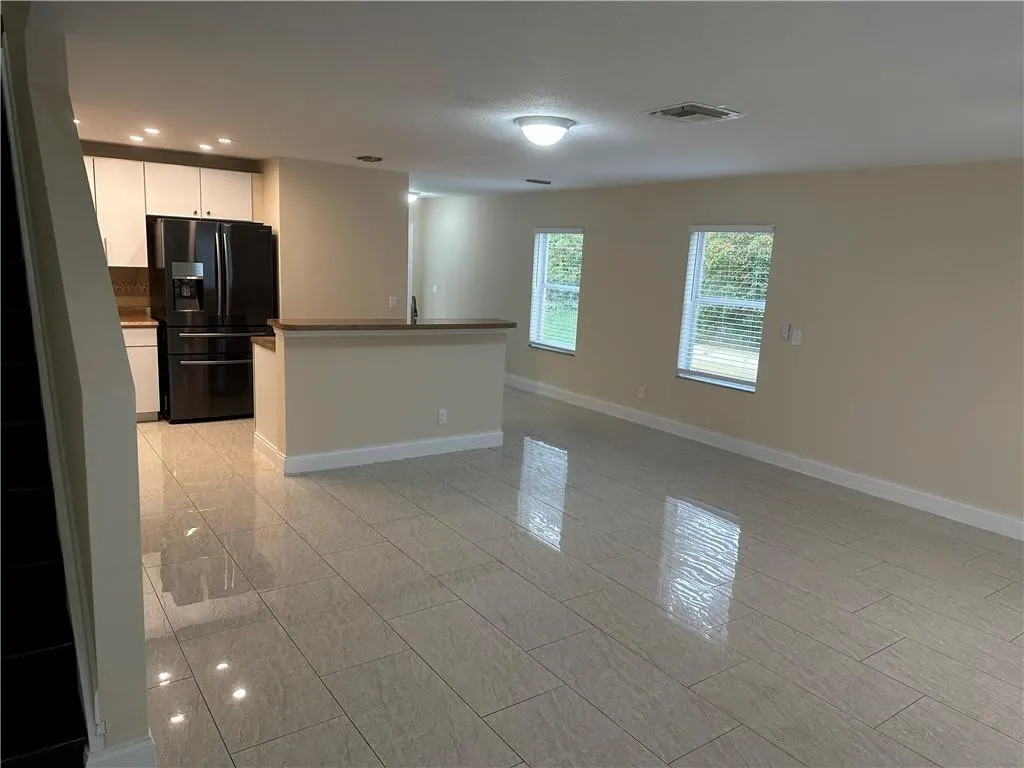 4400 CRYSTAL LAKE Drive