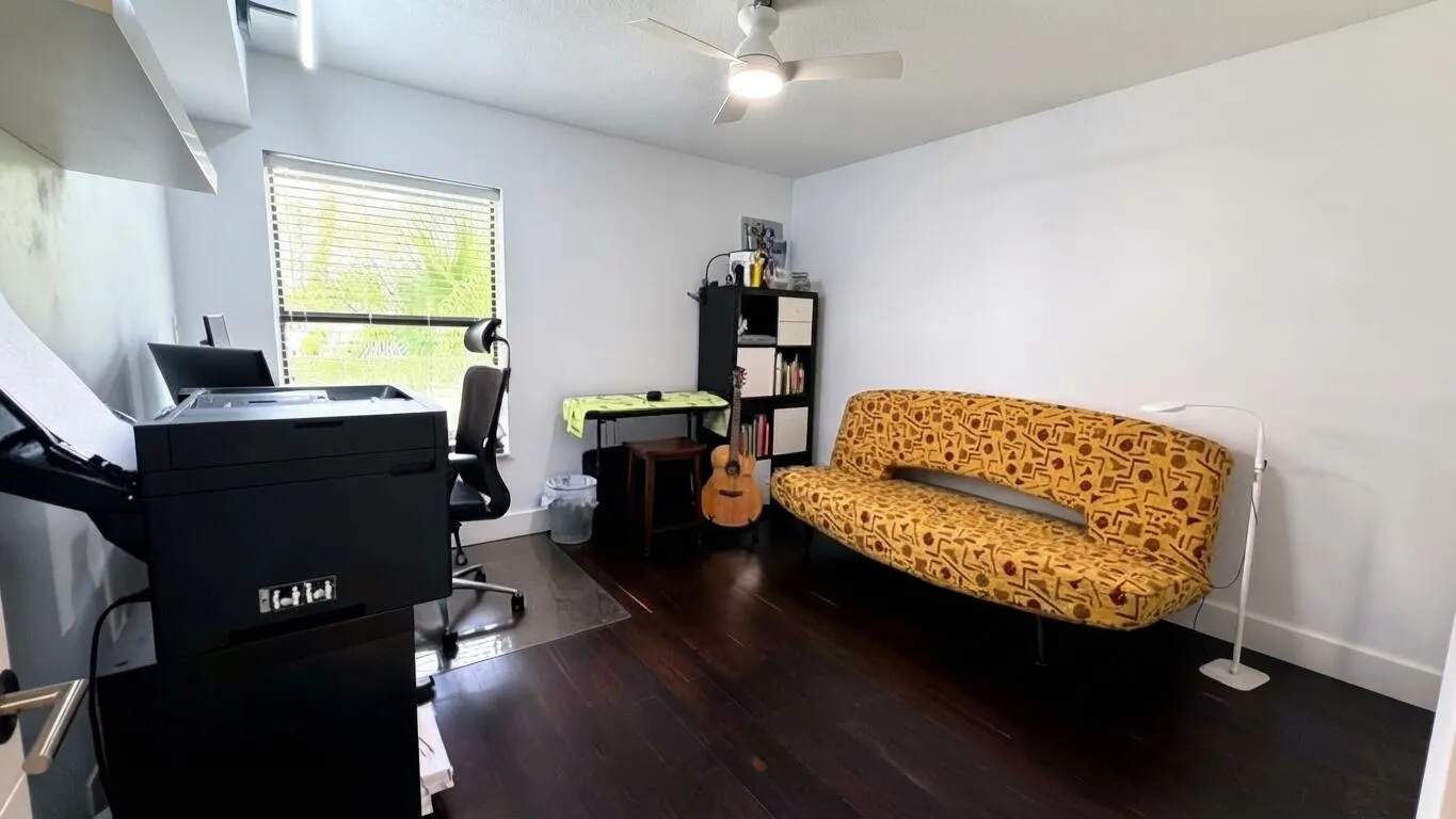 5900 Camino Del Sol #302