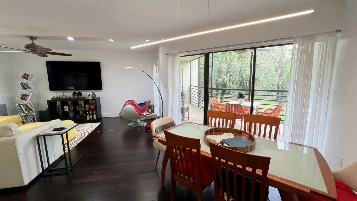 5900 Camino Del Sol #302