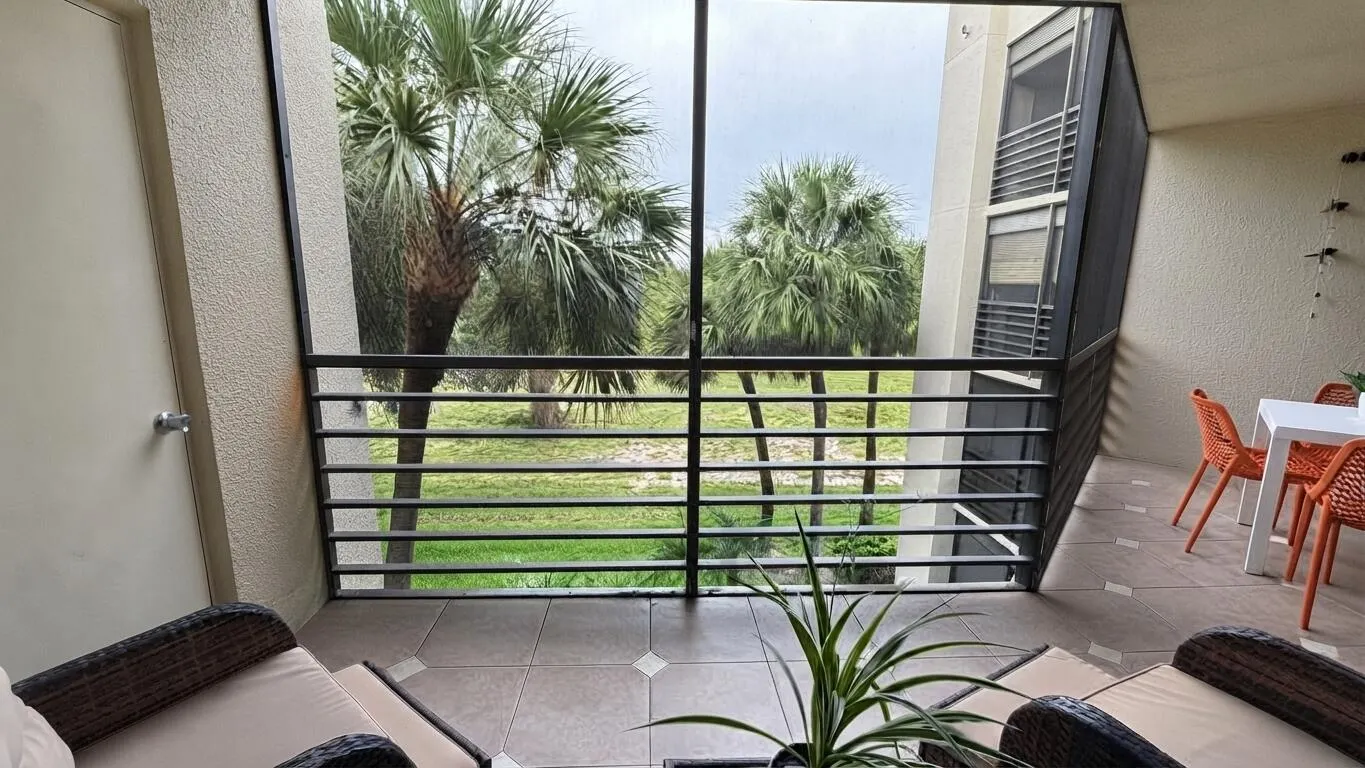 5900 Camino Del Sol #302