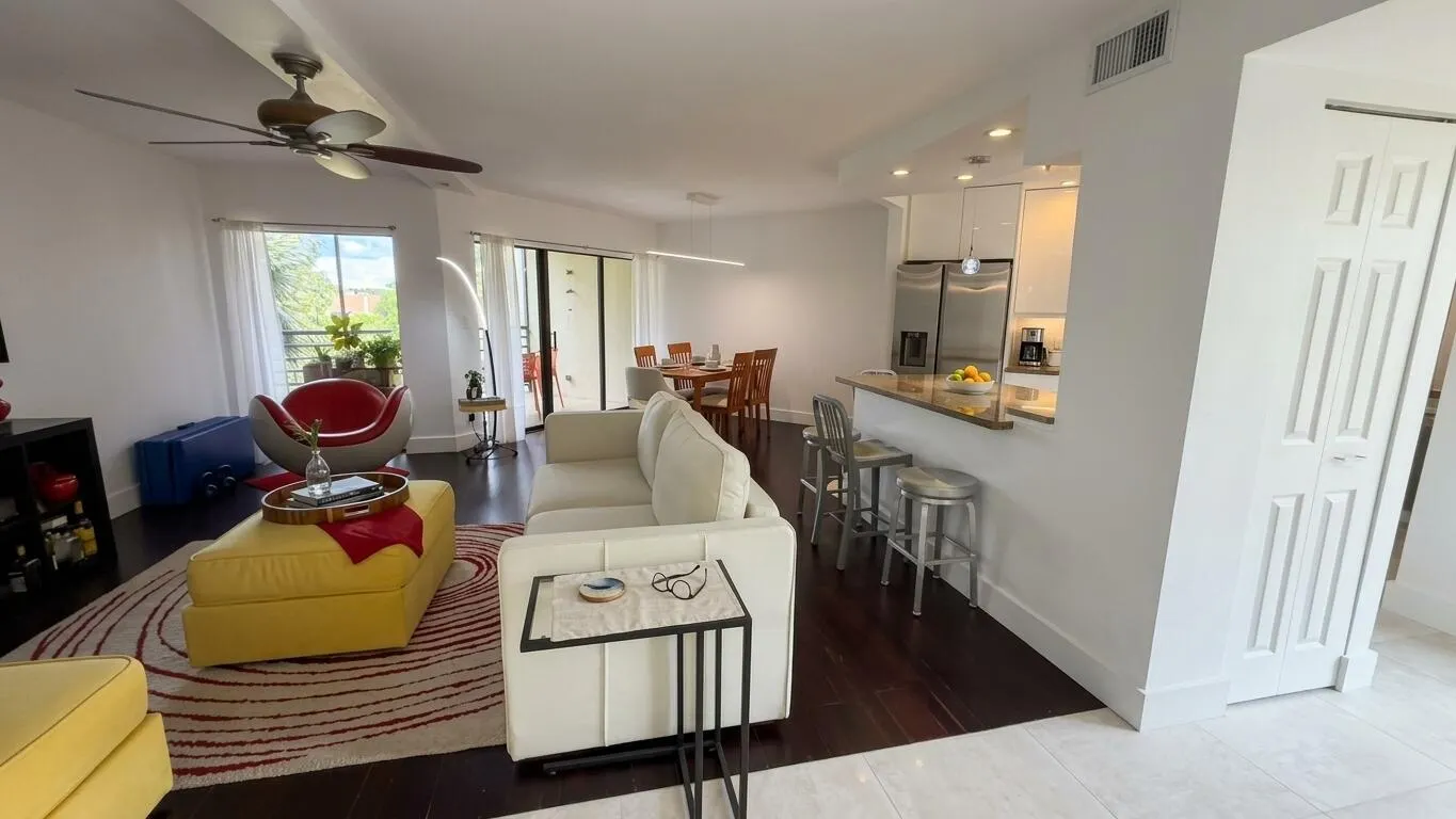 5900 Camino Del Sol #302