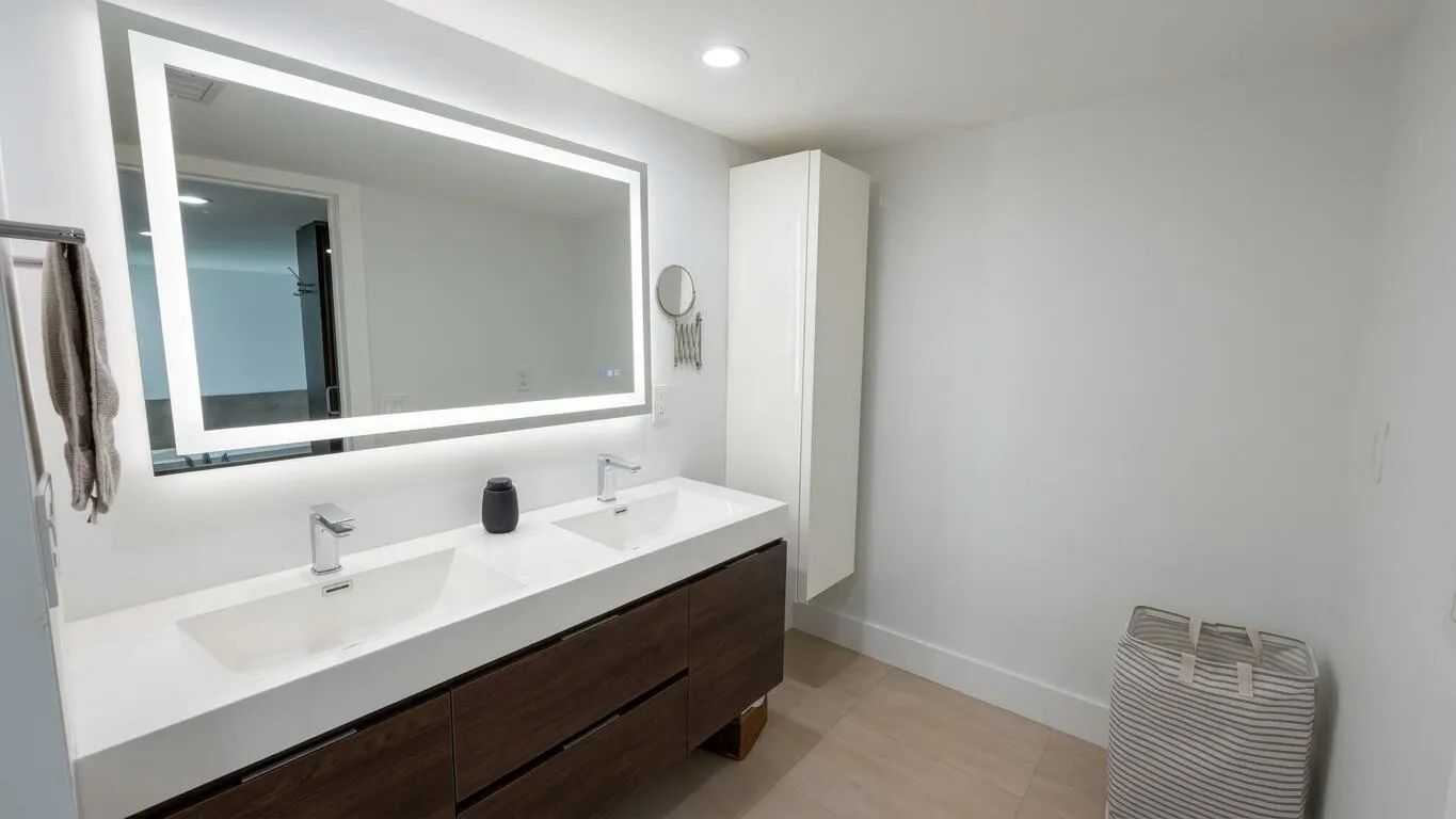5900 Camino Del Sol #302
