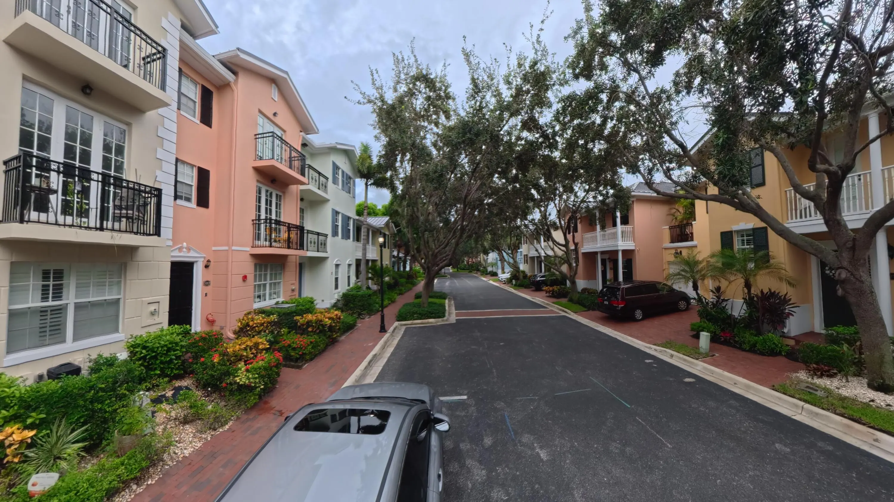 1009 W Heritage Club Circle