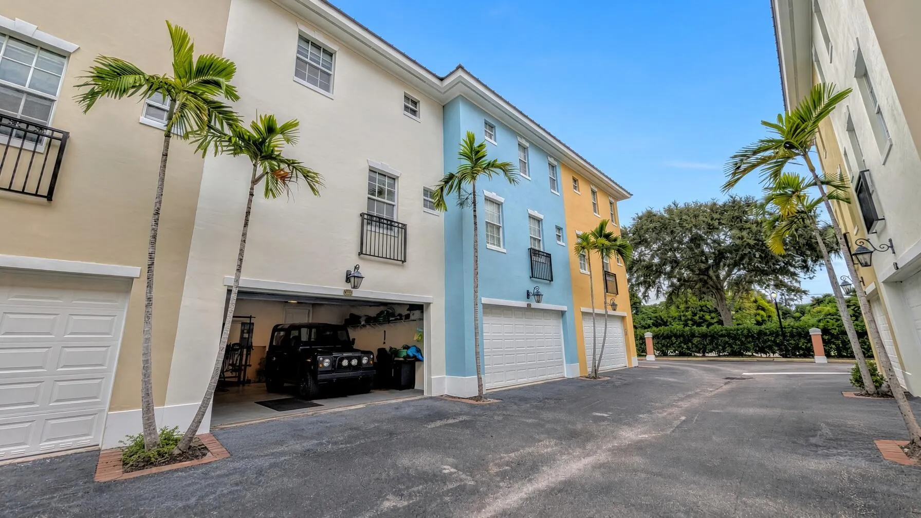 1009 W Heritage Club Circle