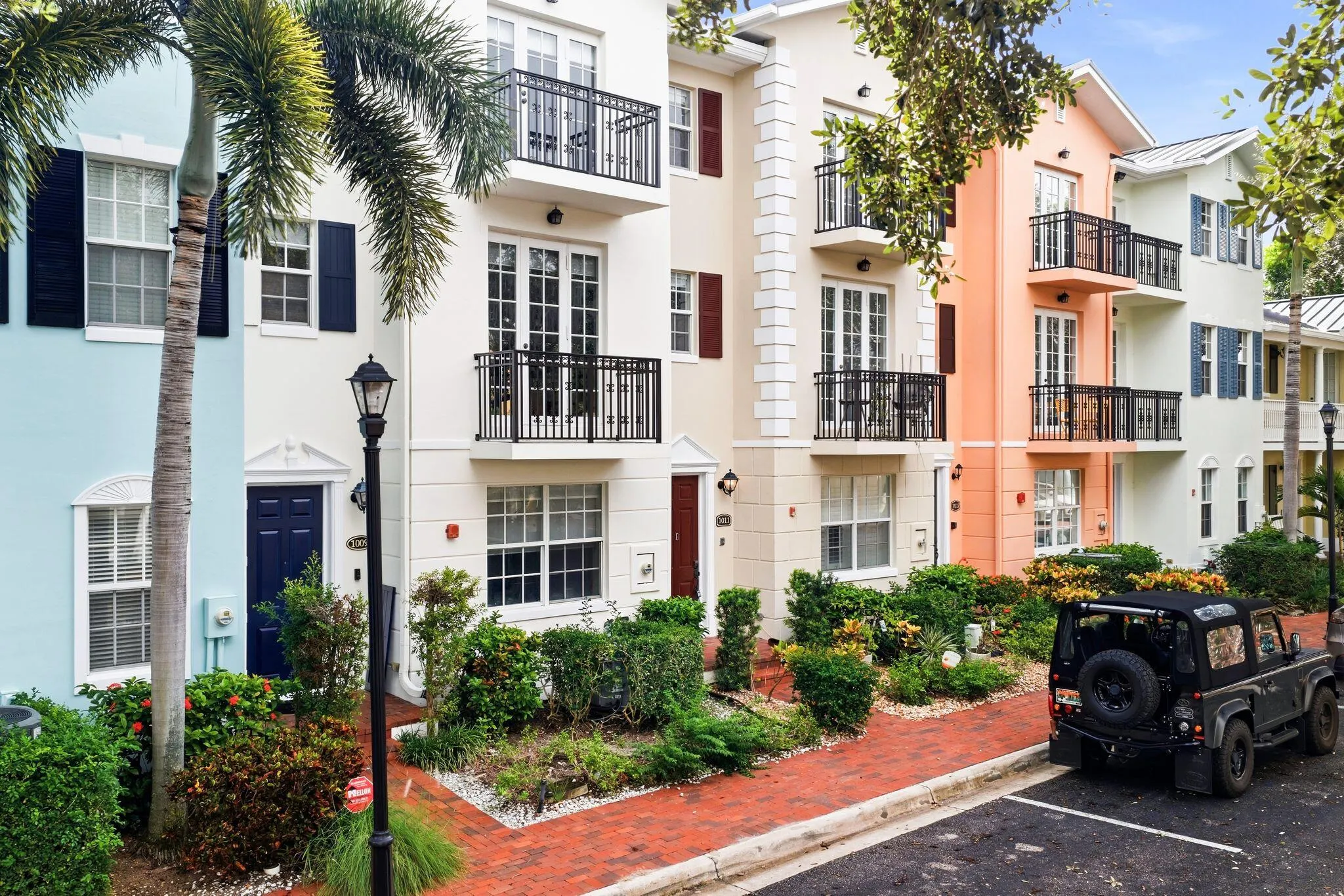 1009 W Heritage Club Circle