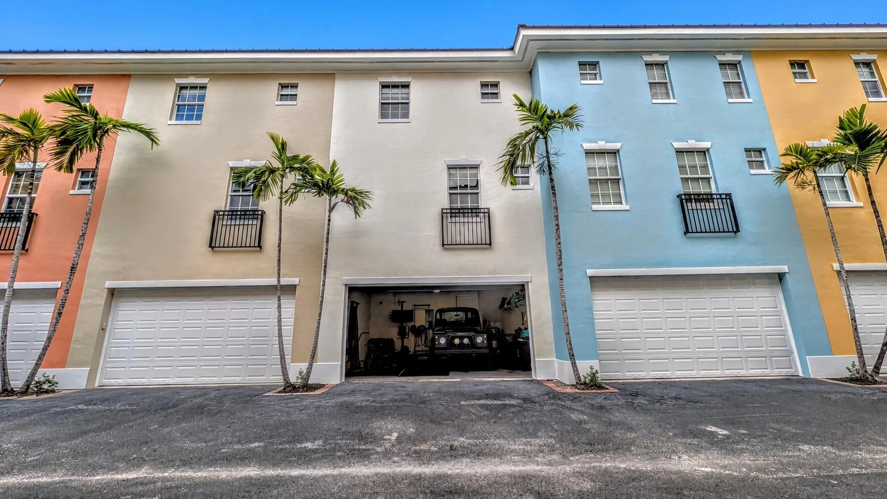 1009 W Heritage Club Circle