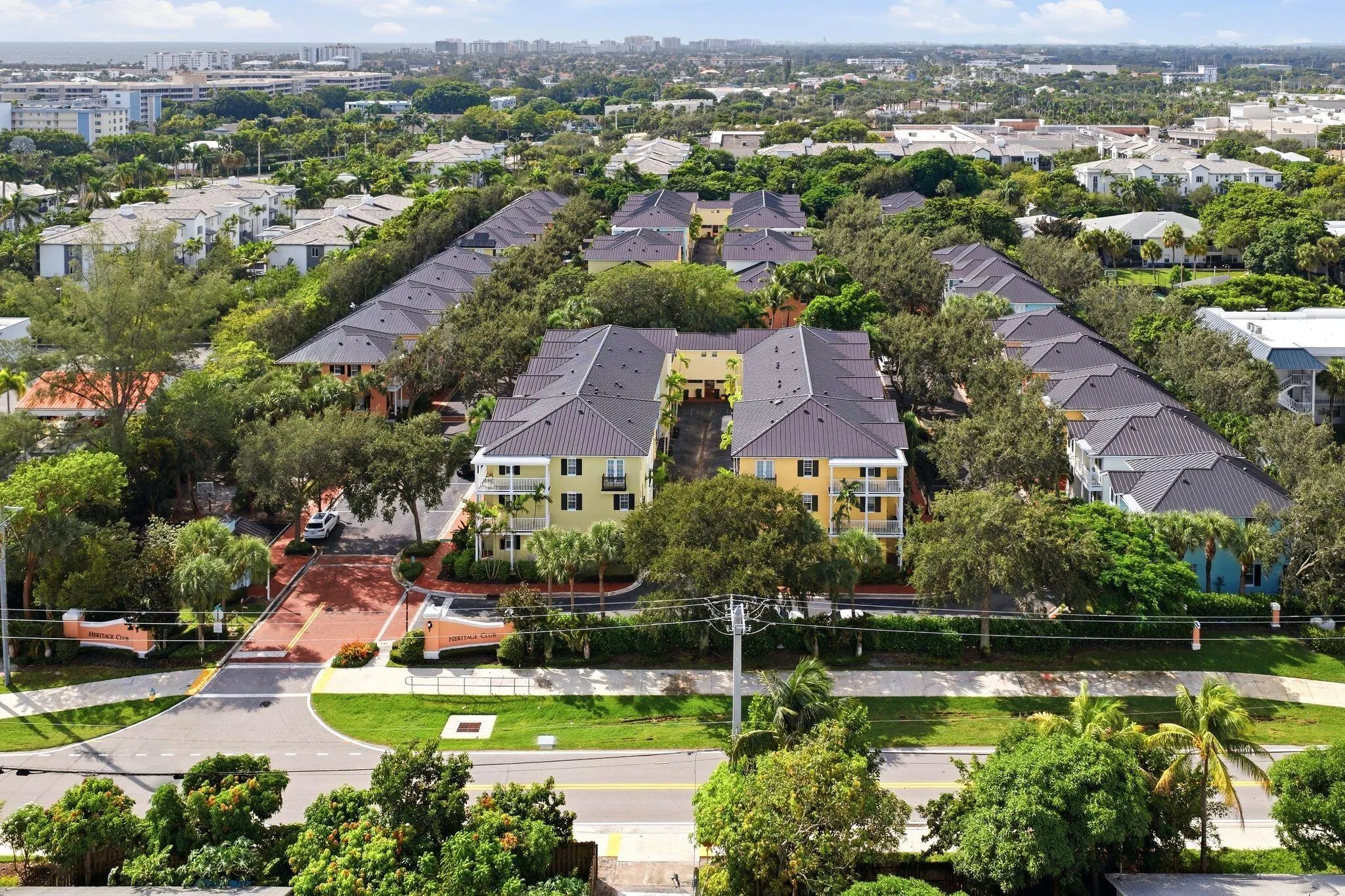 1009 W Heritage Club Circle