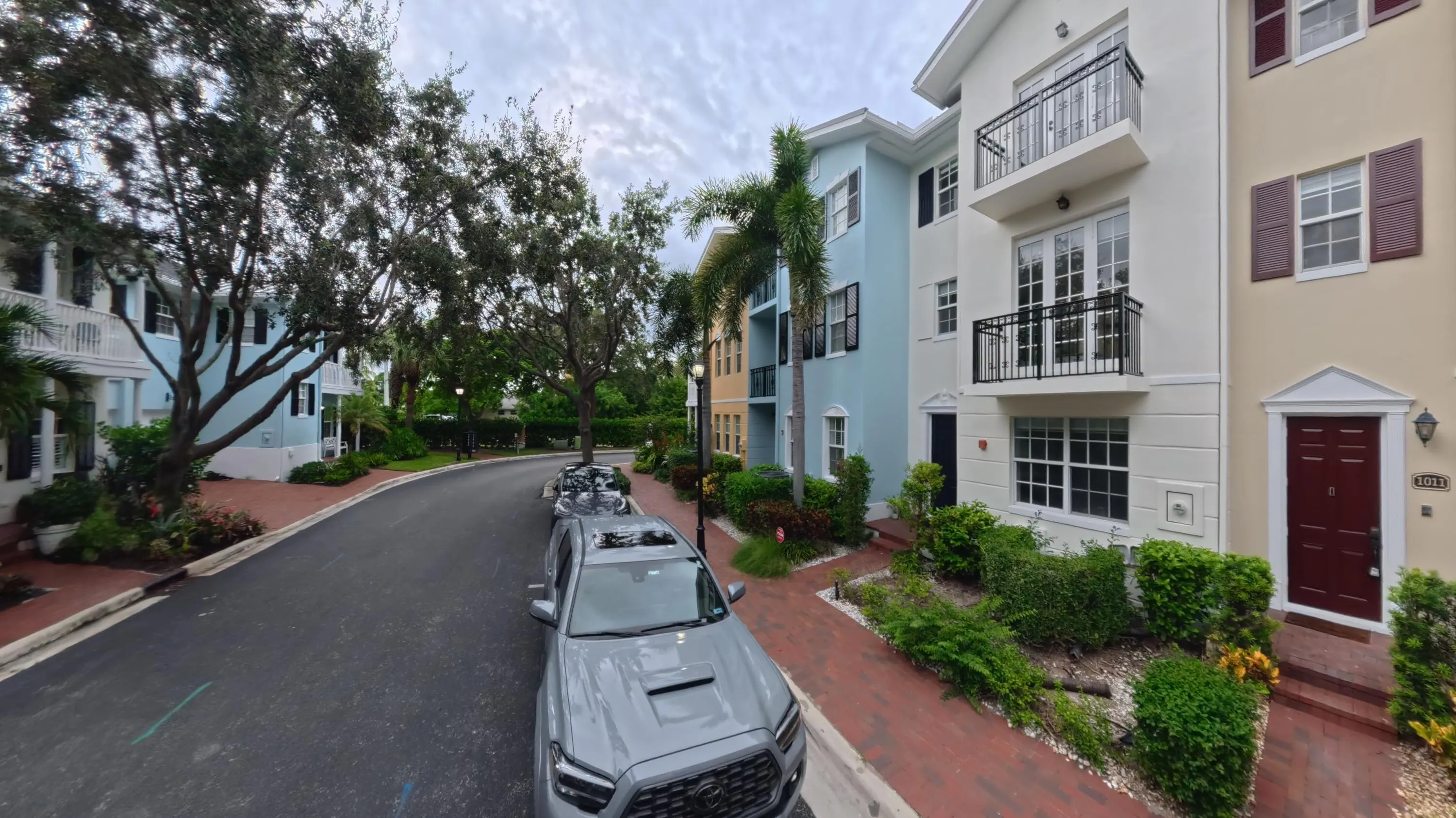 1009 W Heritage Club Circle