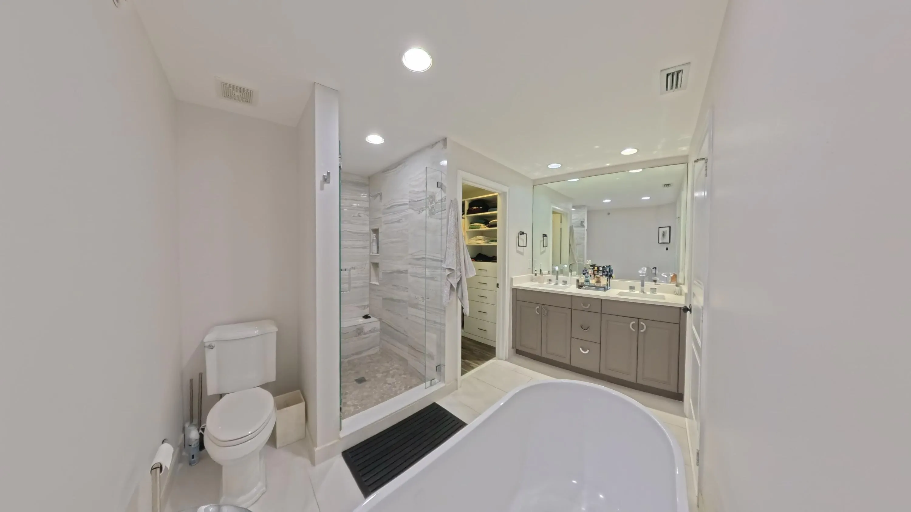 1009 W Heritage Club Circle
