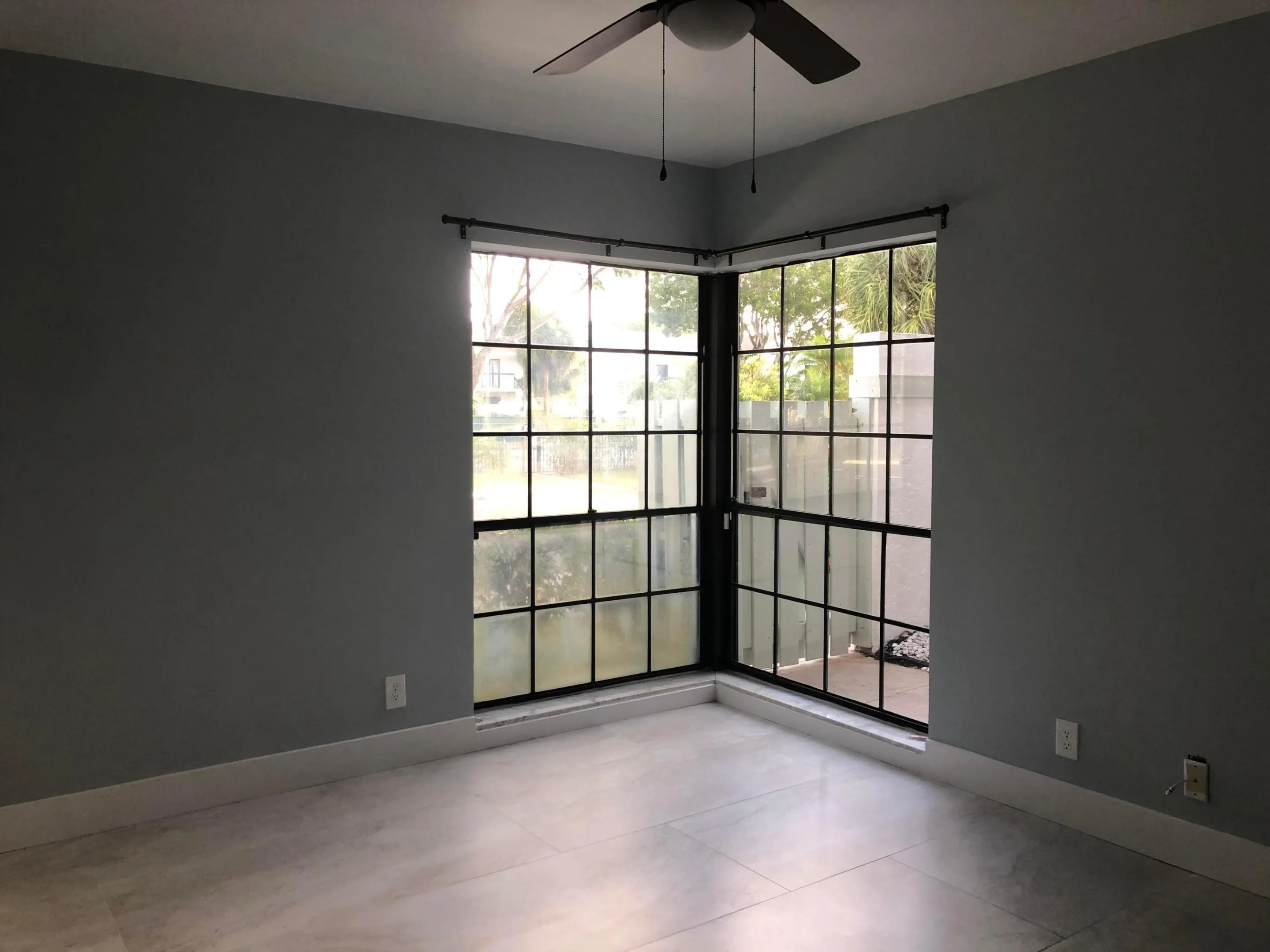 1405 S FEDERAL Highway #111