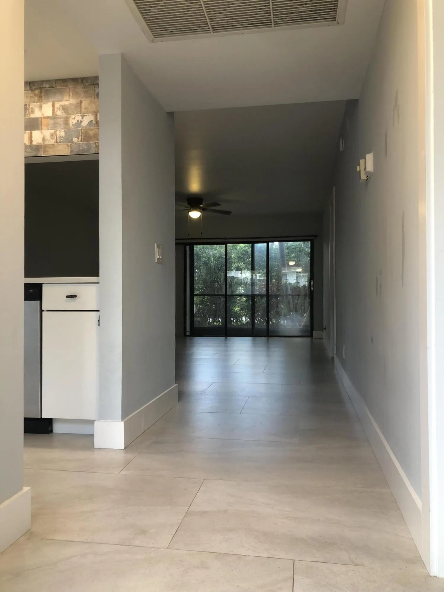 1405 S FEDERAL Highway #111
