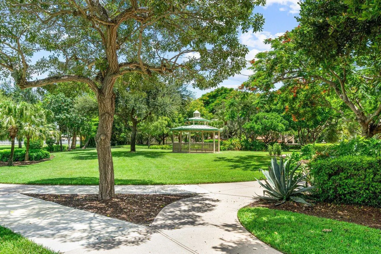 428 DEER CREEK LAKE POINT SOUTH Lane