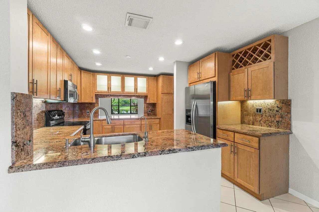 428 DEER CREEK LAKE POINT SOUTH Lane