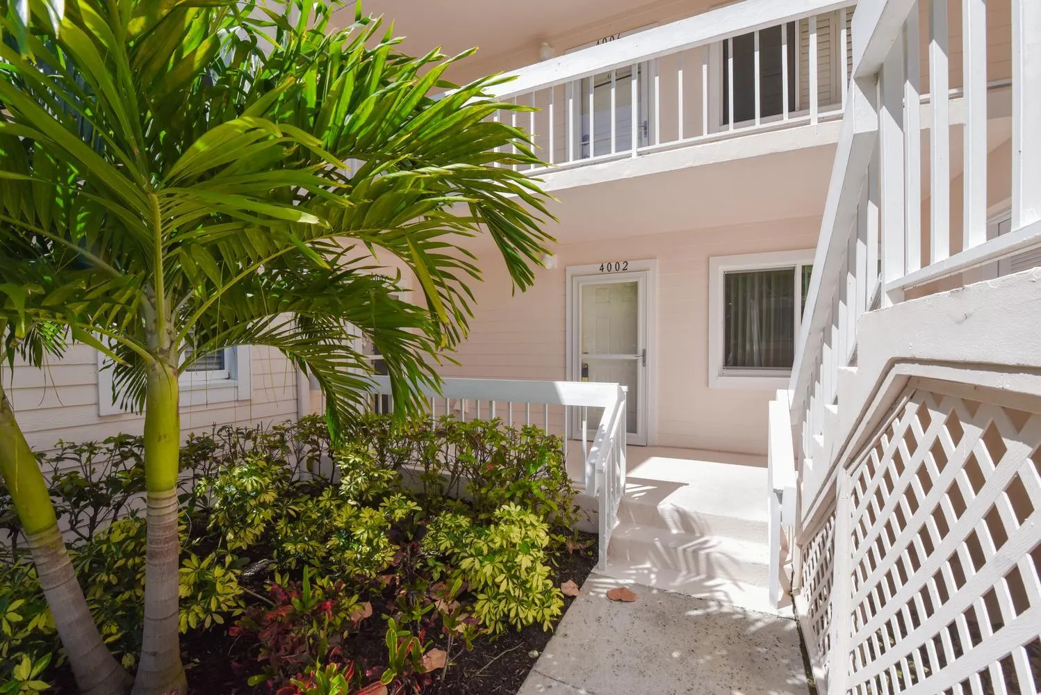 5811 NE GULFSTREAM Way #4002