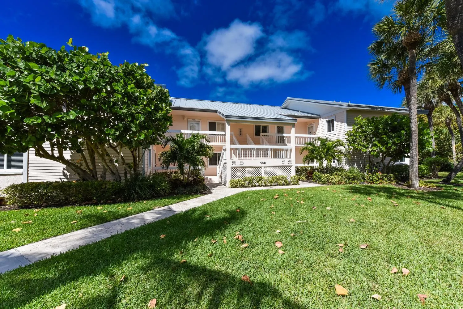 5811 NE GULFSTREAM Way #4002