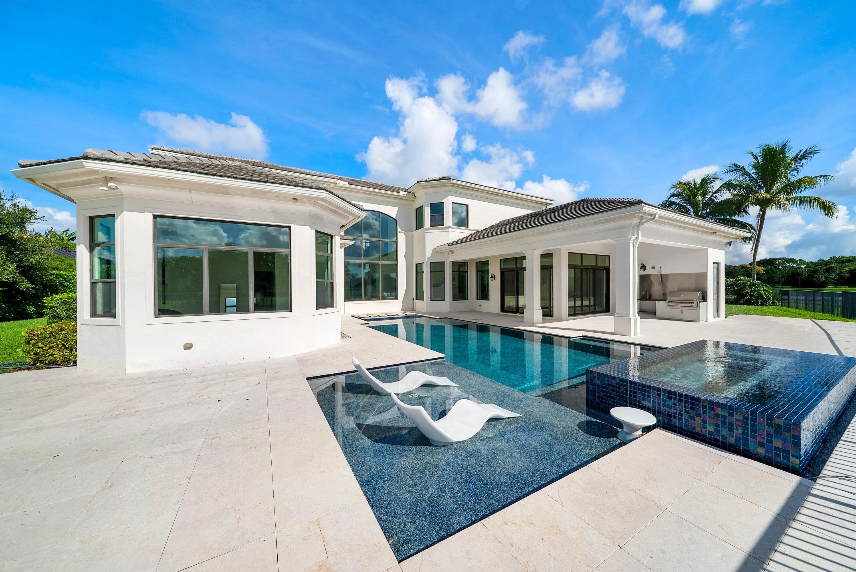 16526 Fleur De Lis Way