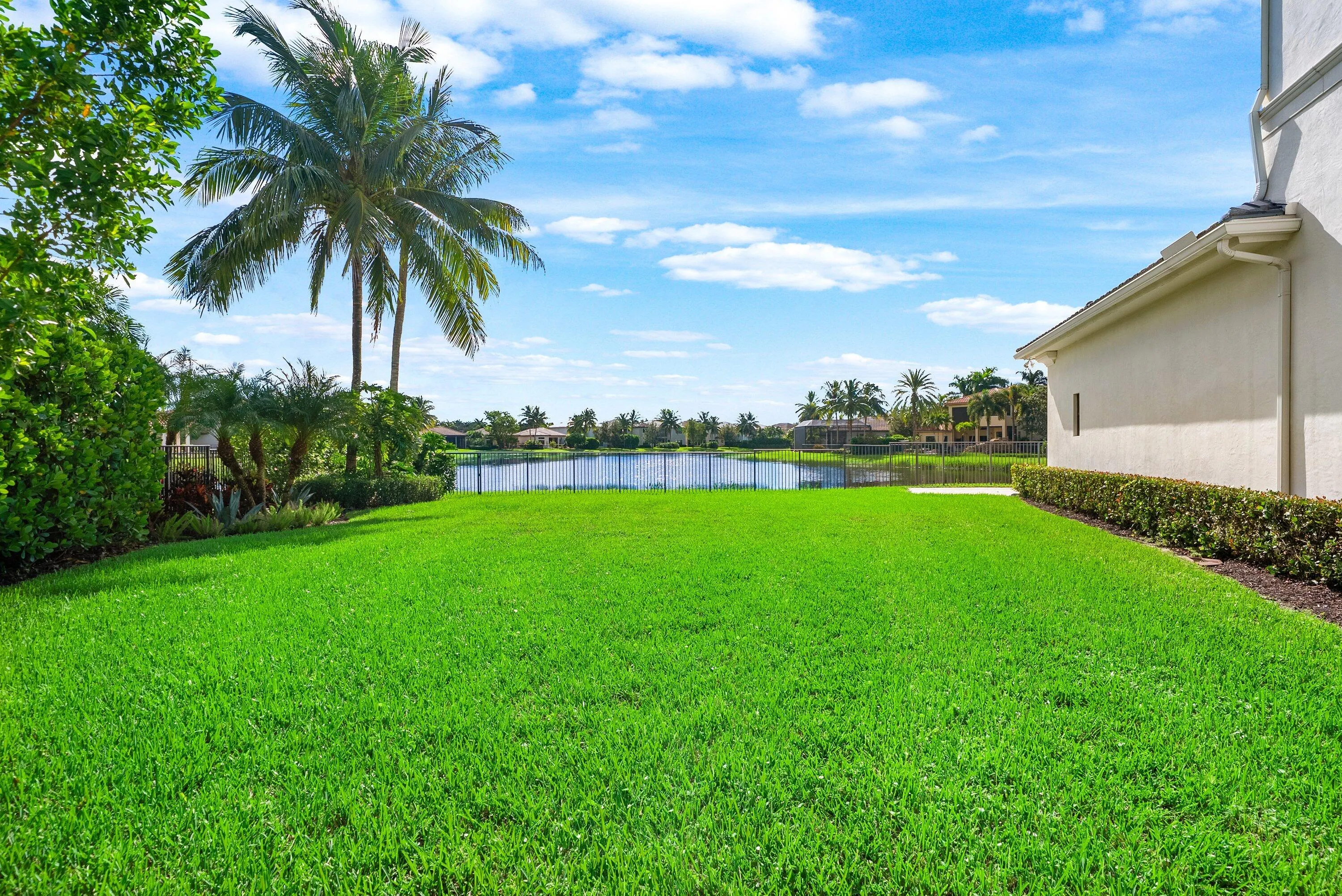 16526 Fleur De Lis Way