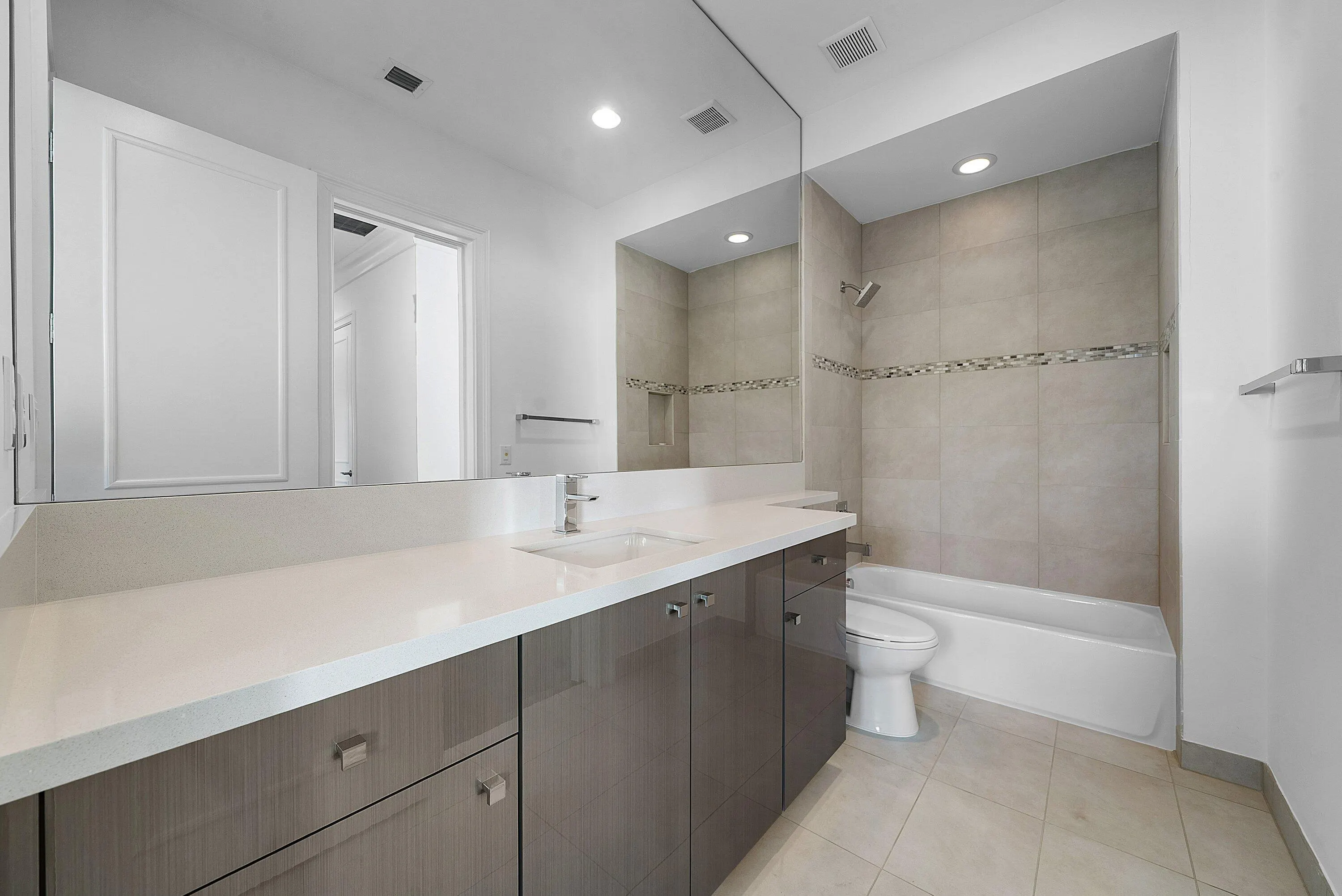 16526 Fleur De Lis Way