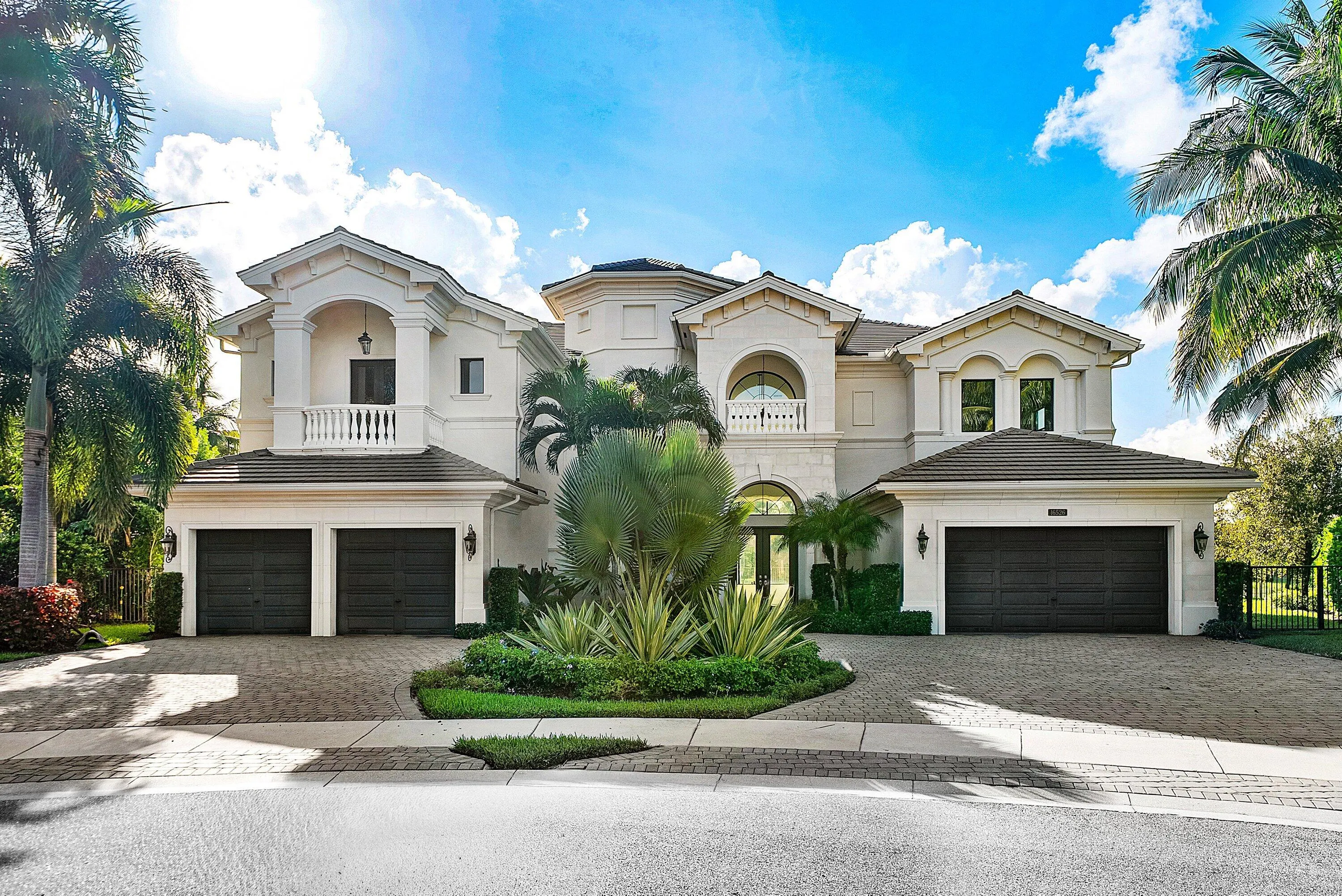 16526 Fleur De Lis Way