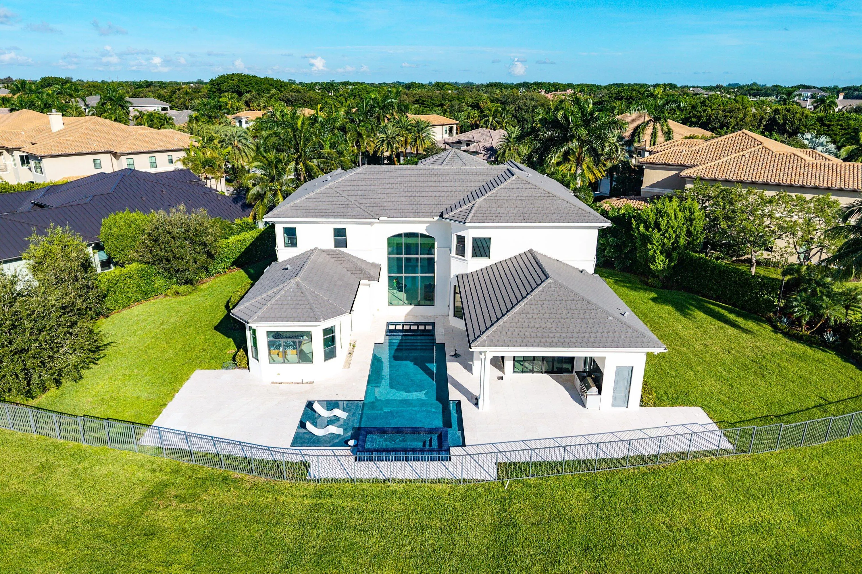 16526 Fleur De Lis Way