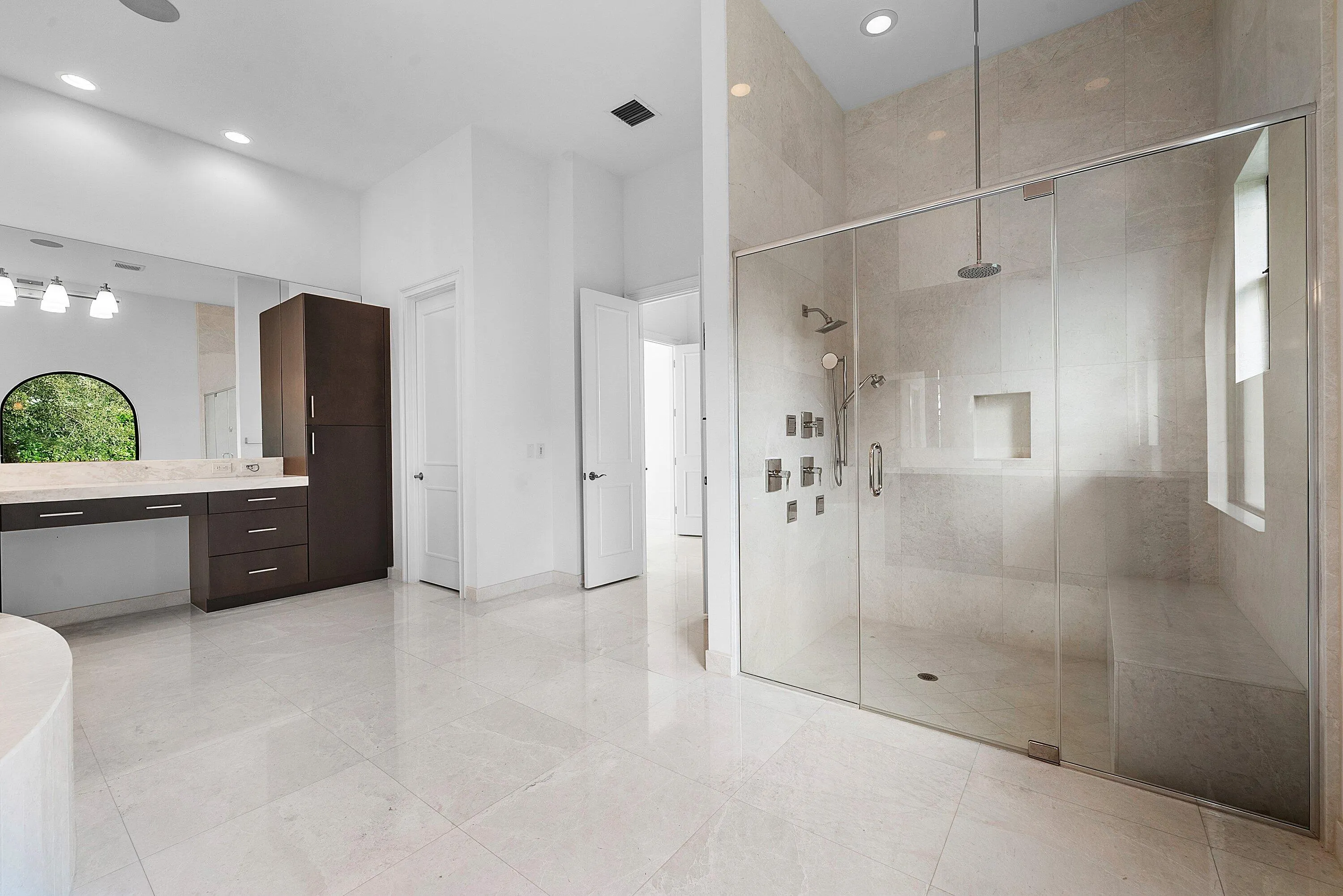 16526 Fleur De Lis Way