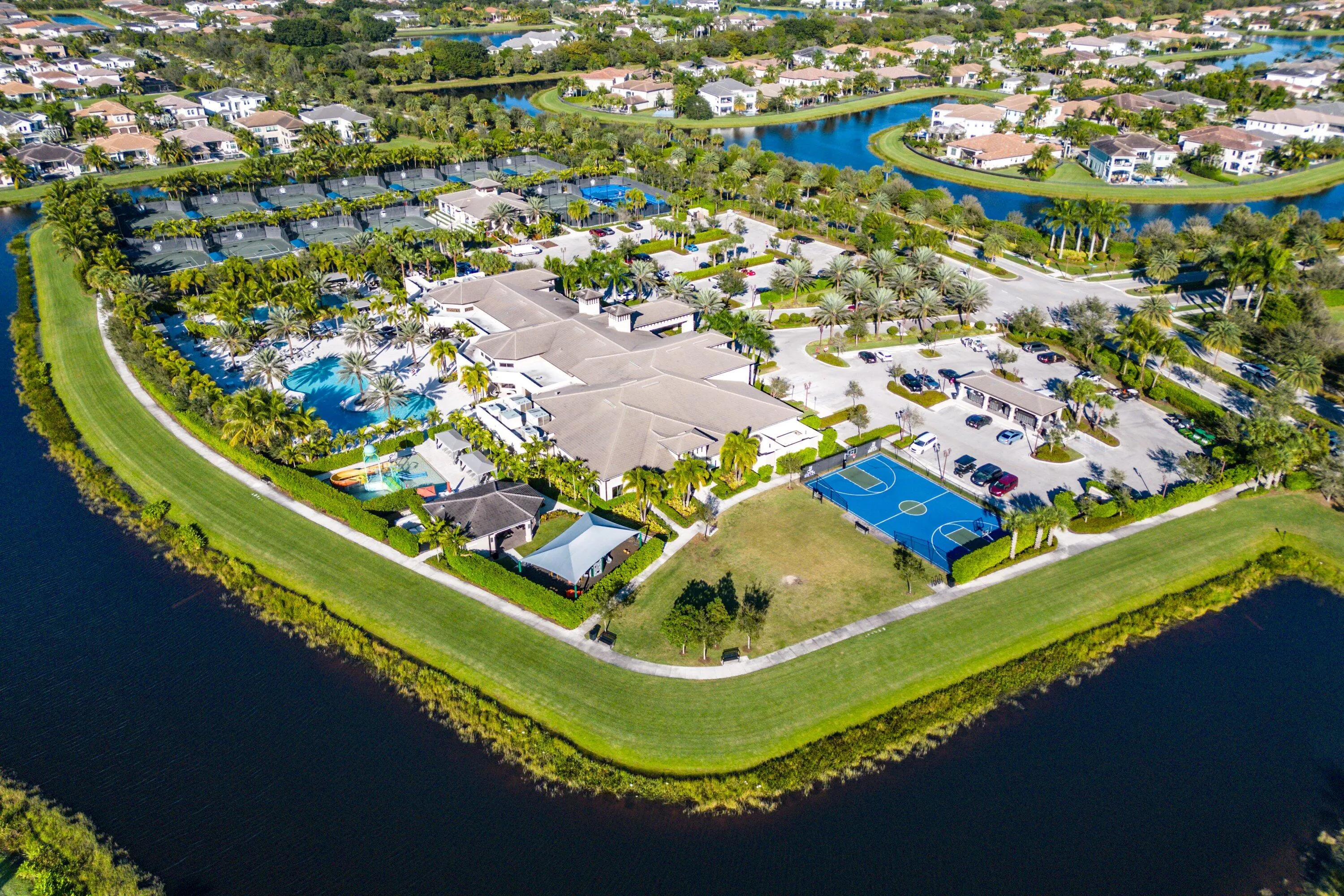 16526 Fleur De Lis Way
