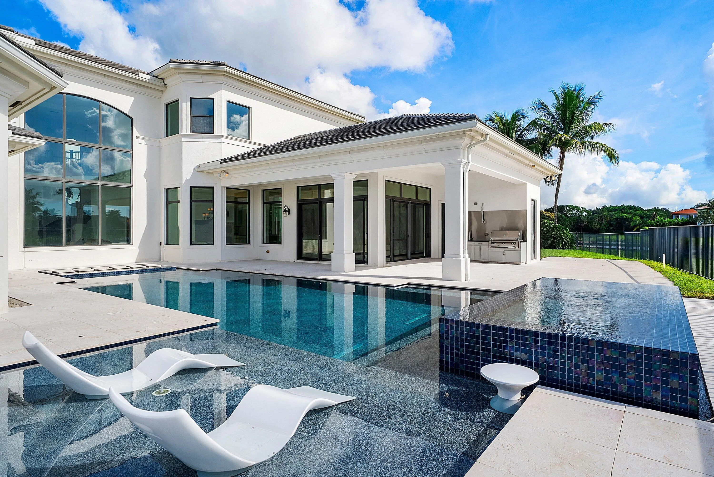 16526 Fleur De Lis Way