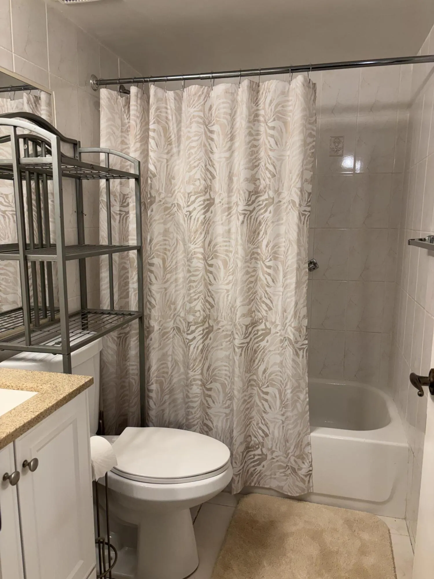 7106 GOLF COLONY Court #201