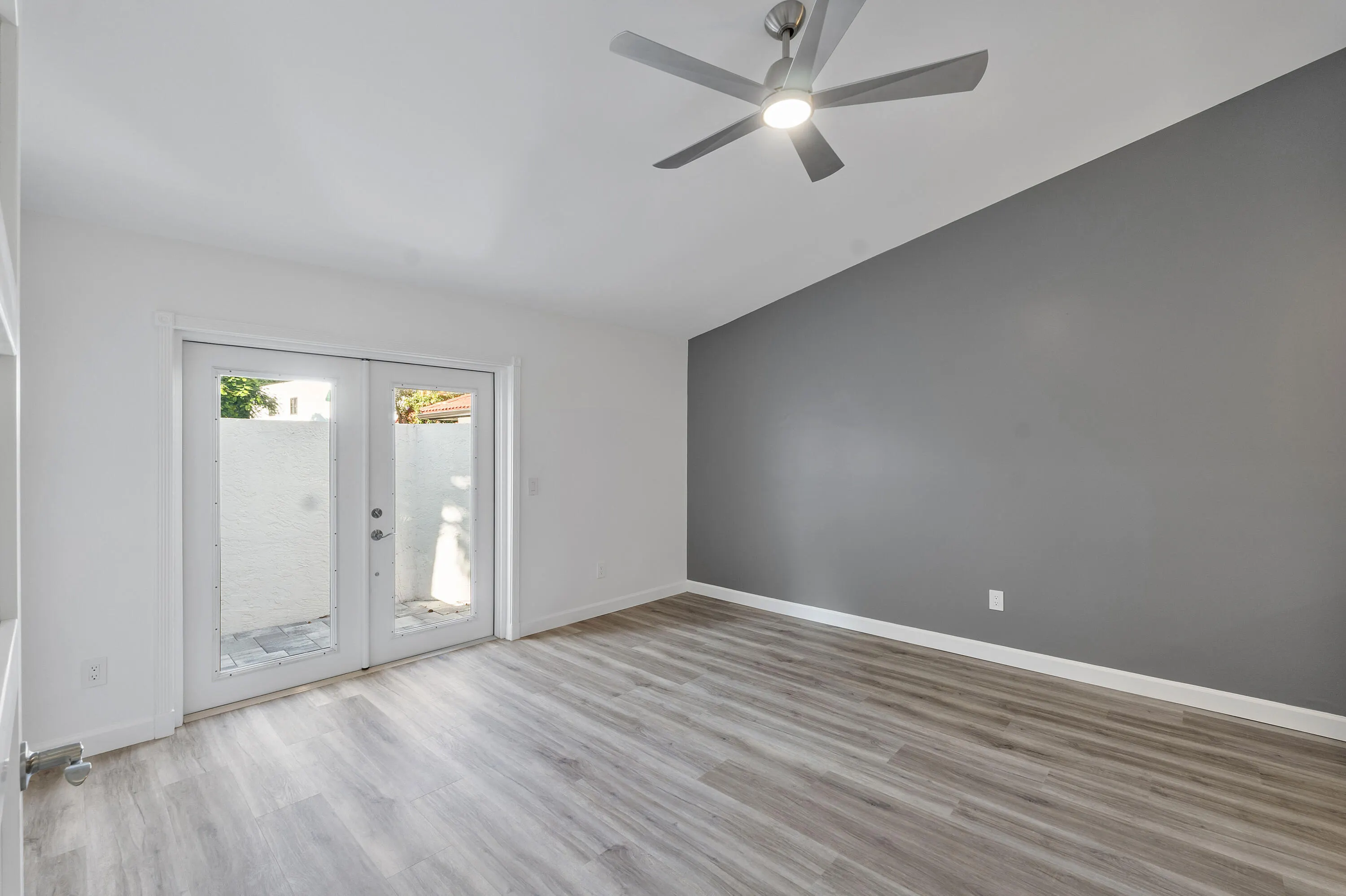 273 NW 36TH Avenue