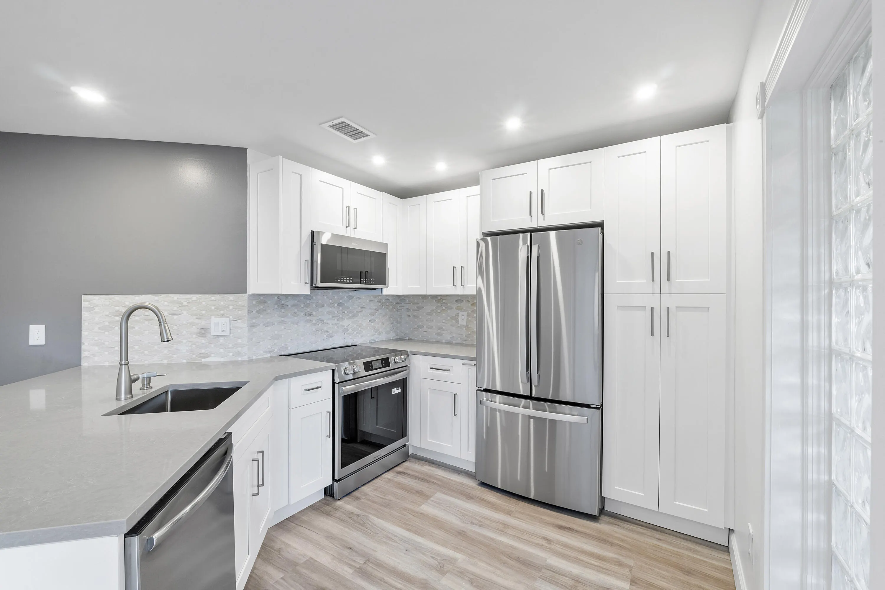 273 NW 36TH Avenue